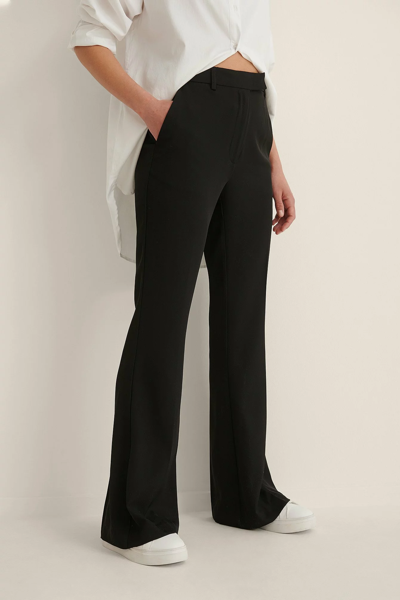 NA-KD Trend Flared Tailored Suit Pants - Image 3