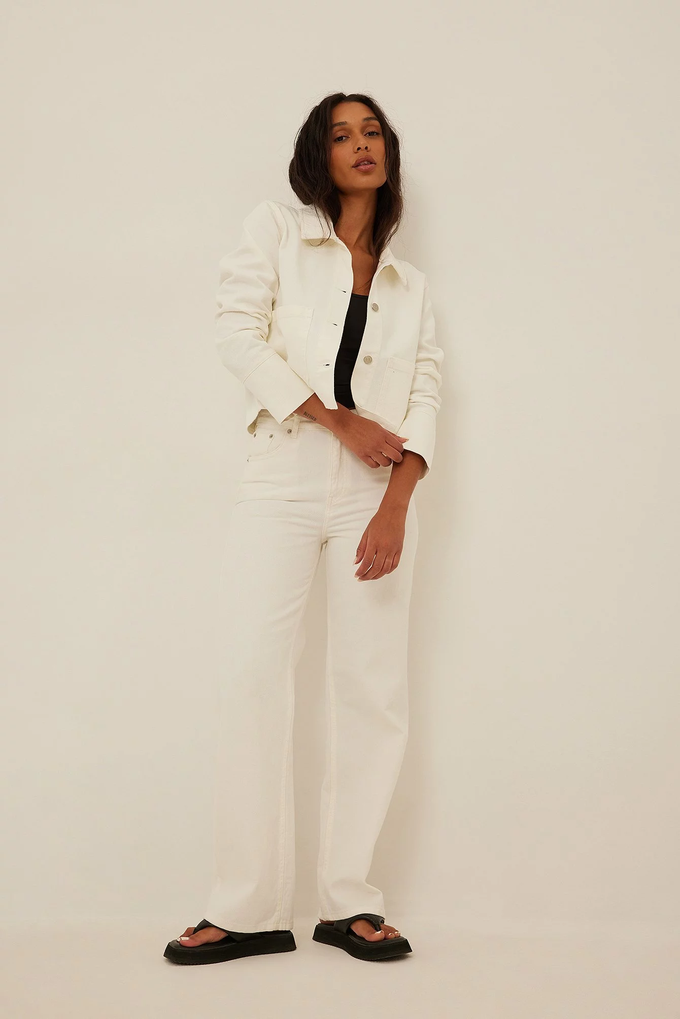 NA-KD Front Pocket Cropped Denim Jacket - Image 3