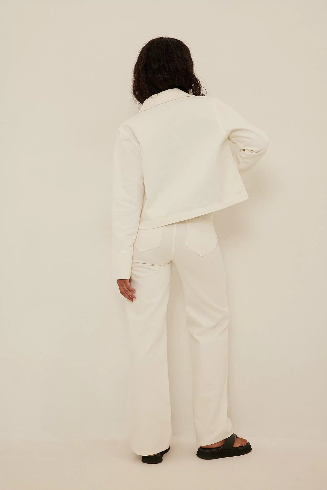 NA-KD Front Pocket Cropped Denim Jacket - Image 2