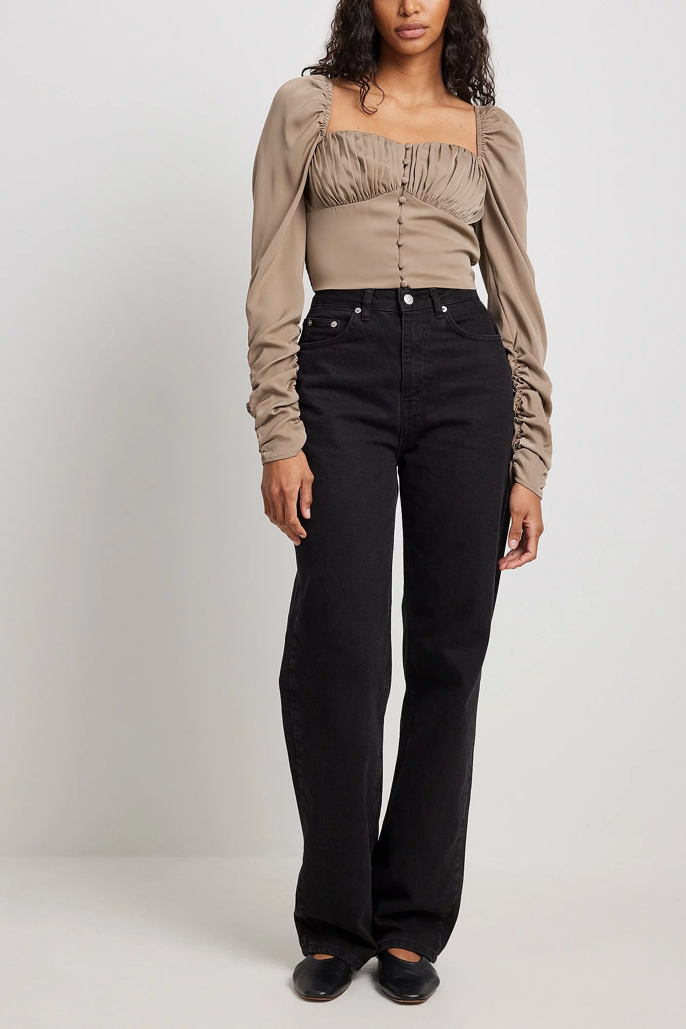 NA-KD Gathered Front Long Sleeve Blouse - Image 4