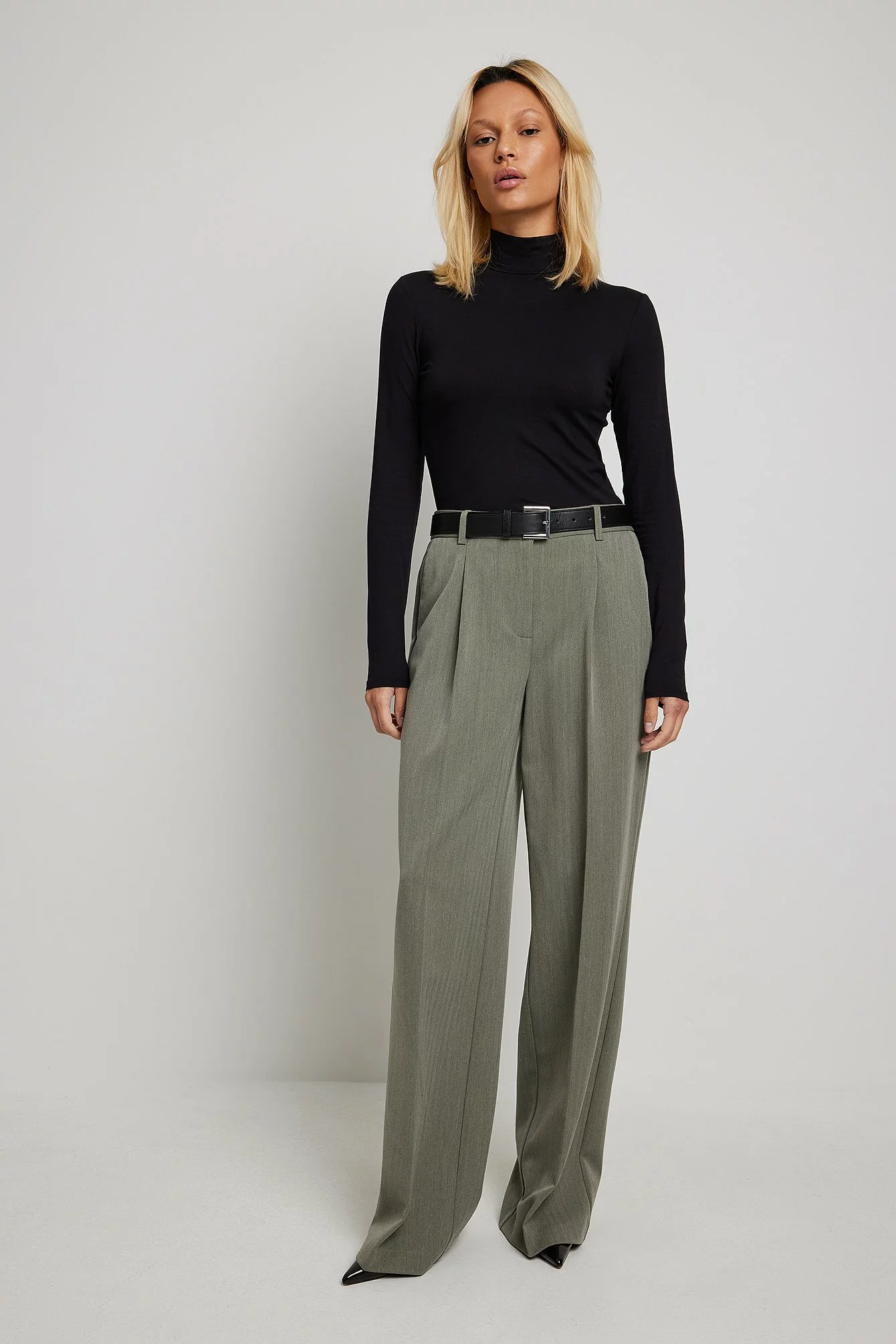 NA-KD Trend Heavy Low Waist Suit Pants - Image 14