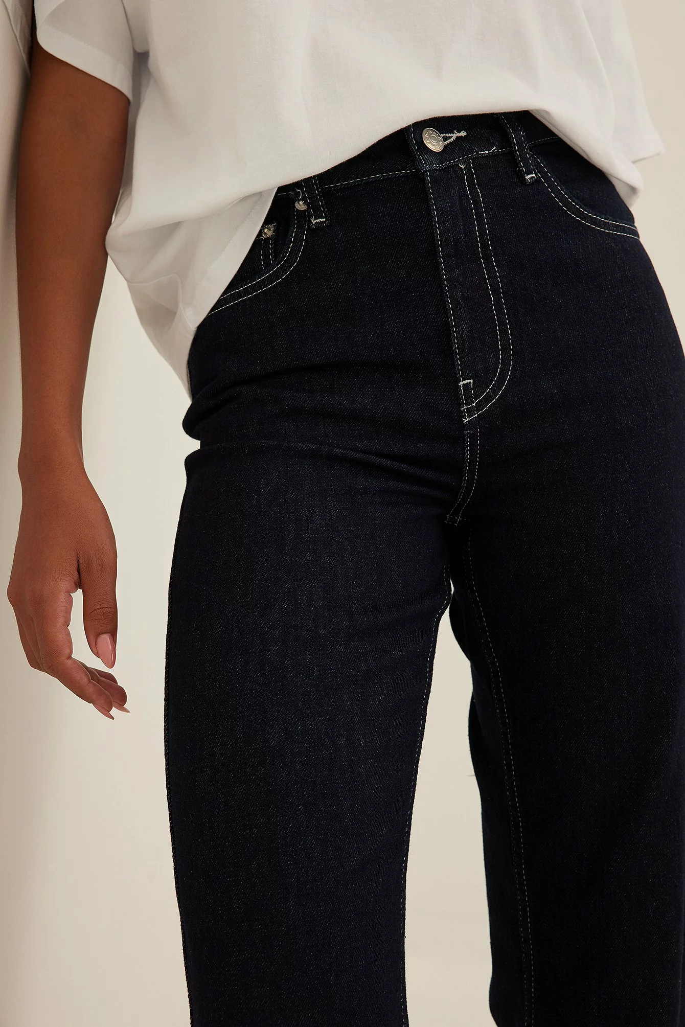 NA-KD Trend High Waist Straight Side Slit Jeans - Image 4