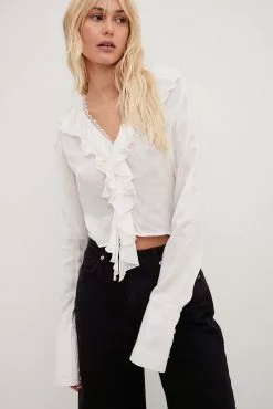 Sofia Coelho X NA-KD Lace Detail Top