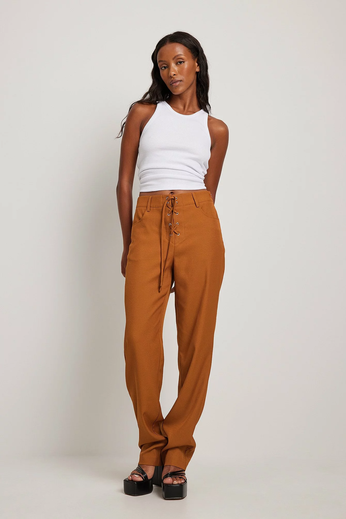 NA-KD Lace-Up Front Detail Suit Pants - Image 2