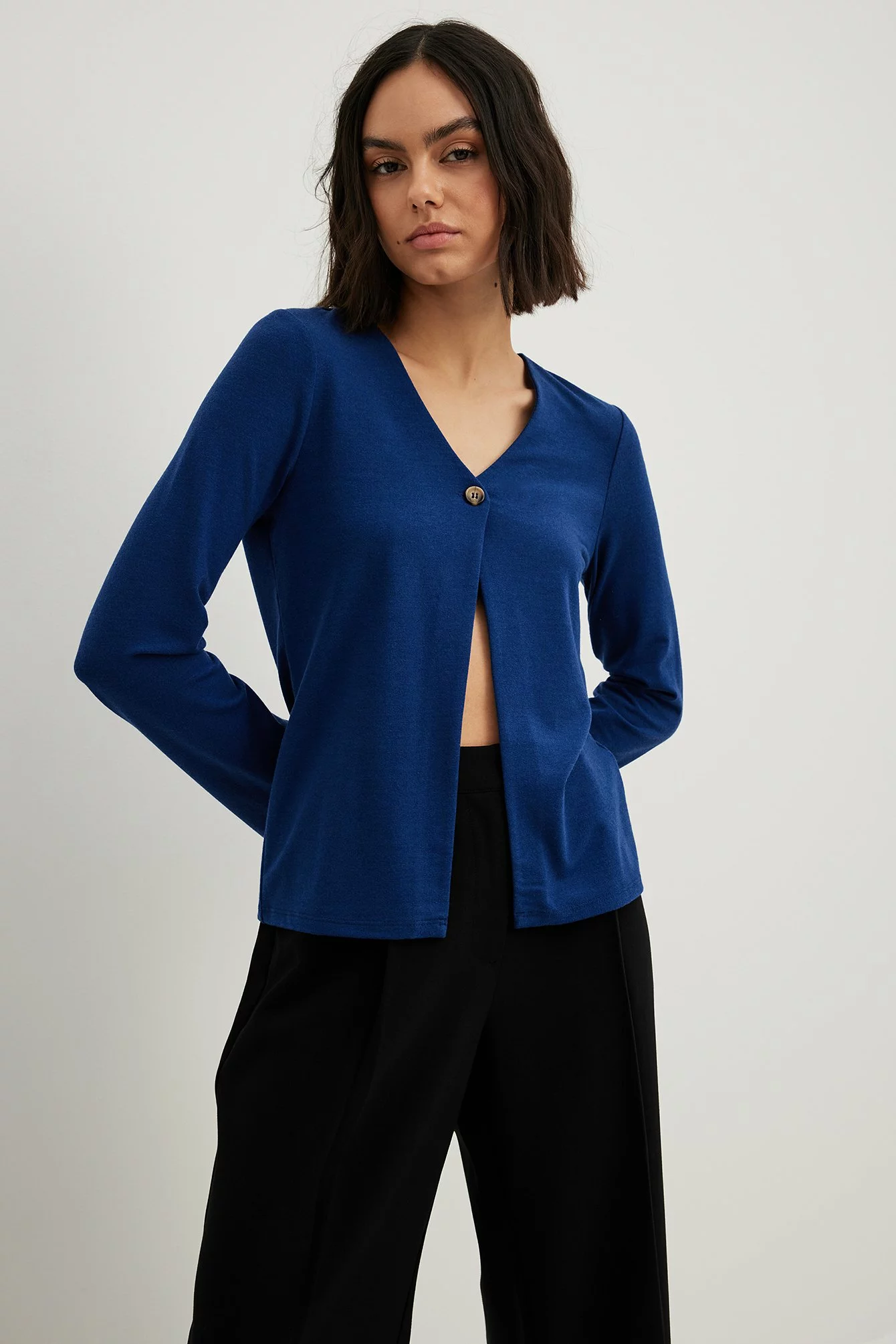 NA-KD Trend Long Sleeve Buttoned Top - Image 5