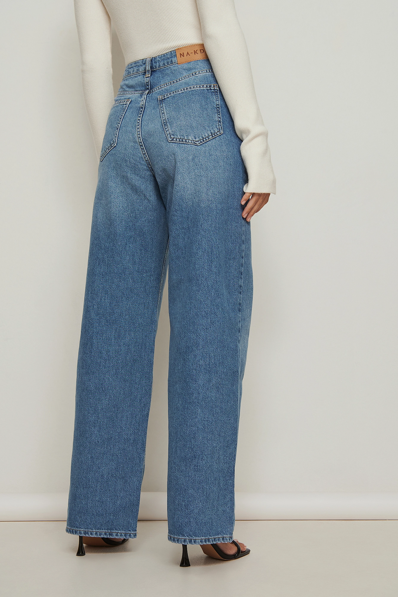 Amaka Hamelijnck X NA-KD Loose Fit Denim - Image 2