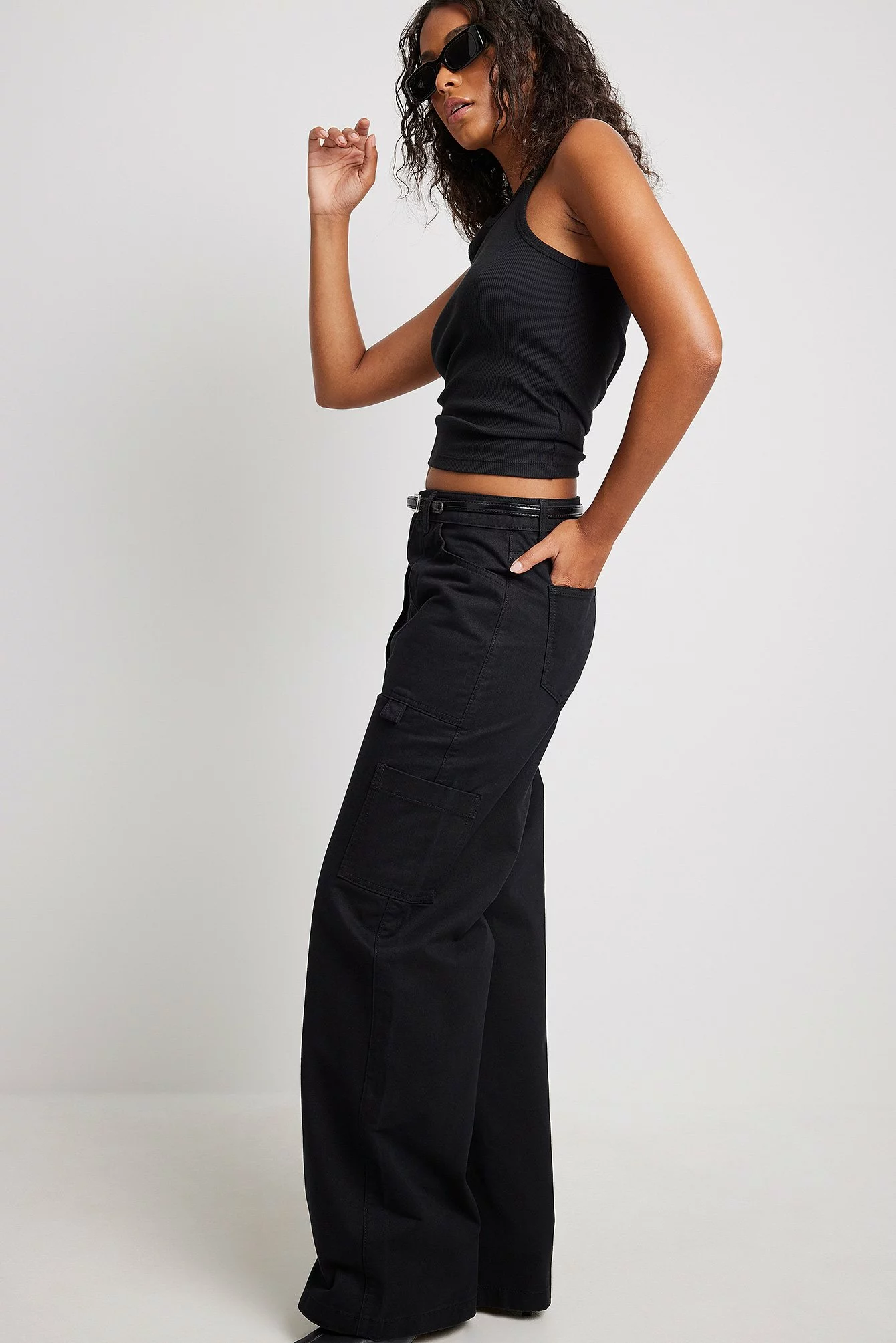 NA-KD Mid Waist Cargo Pocket Pants - Image 4