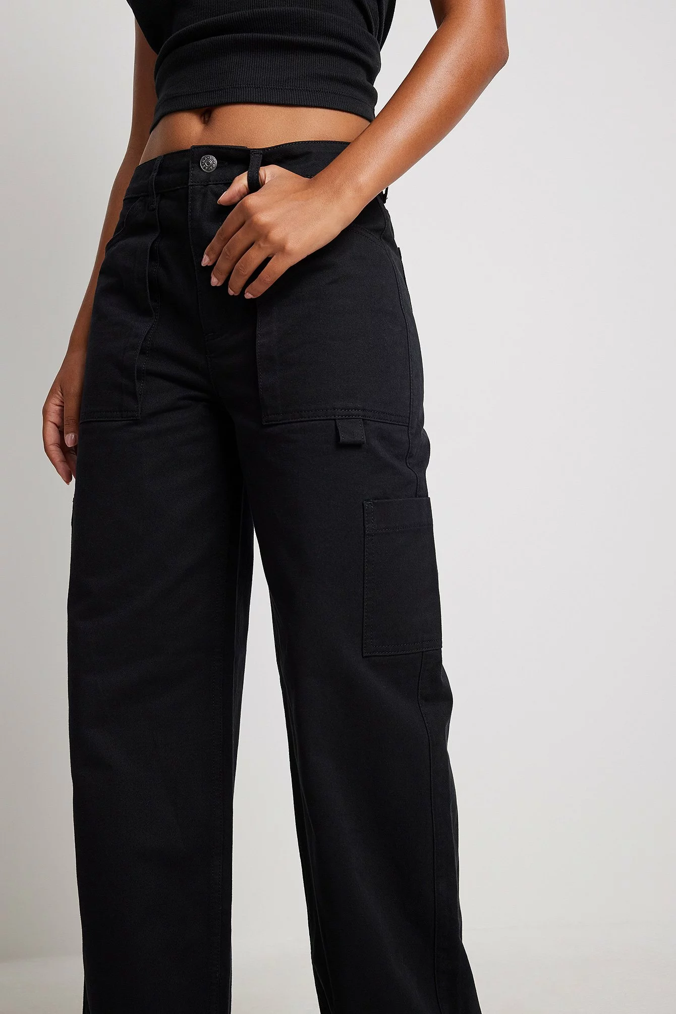 NA-KD Mid Waist Cargo Pocket Pants - Image 3