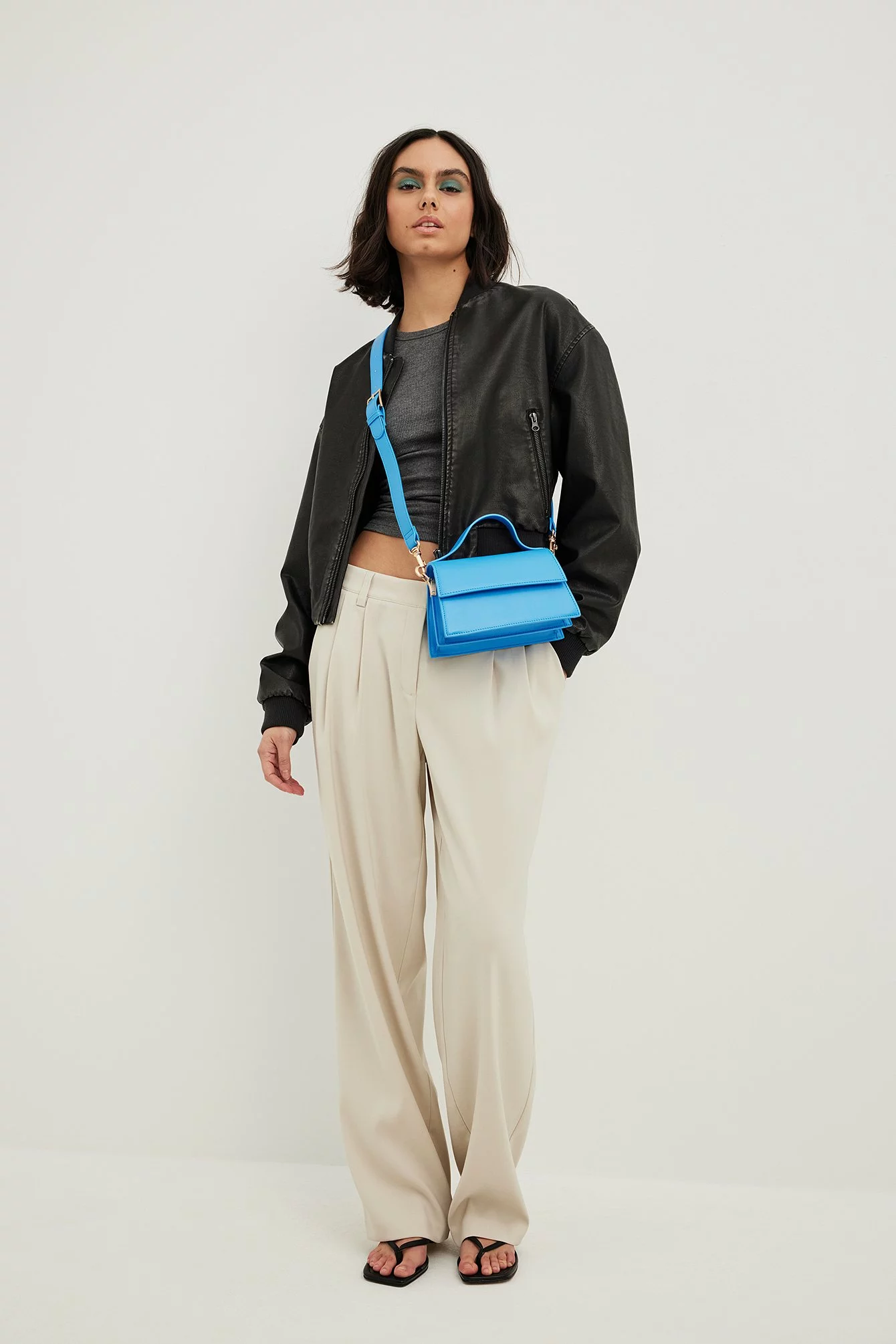 NA-KD Trend Low Waist Pleated Suit Pants - Image 4