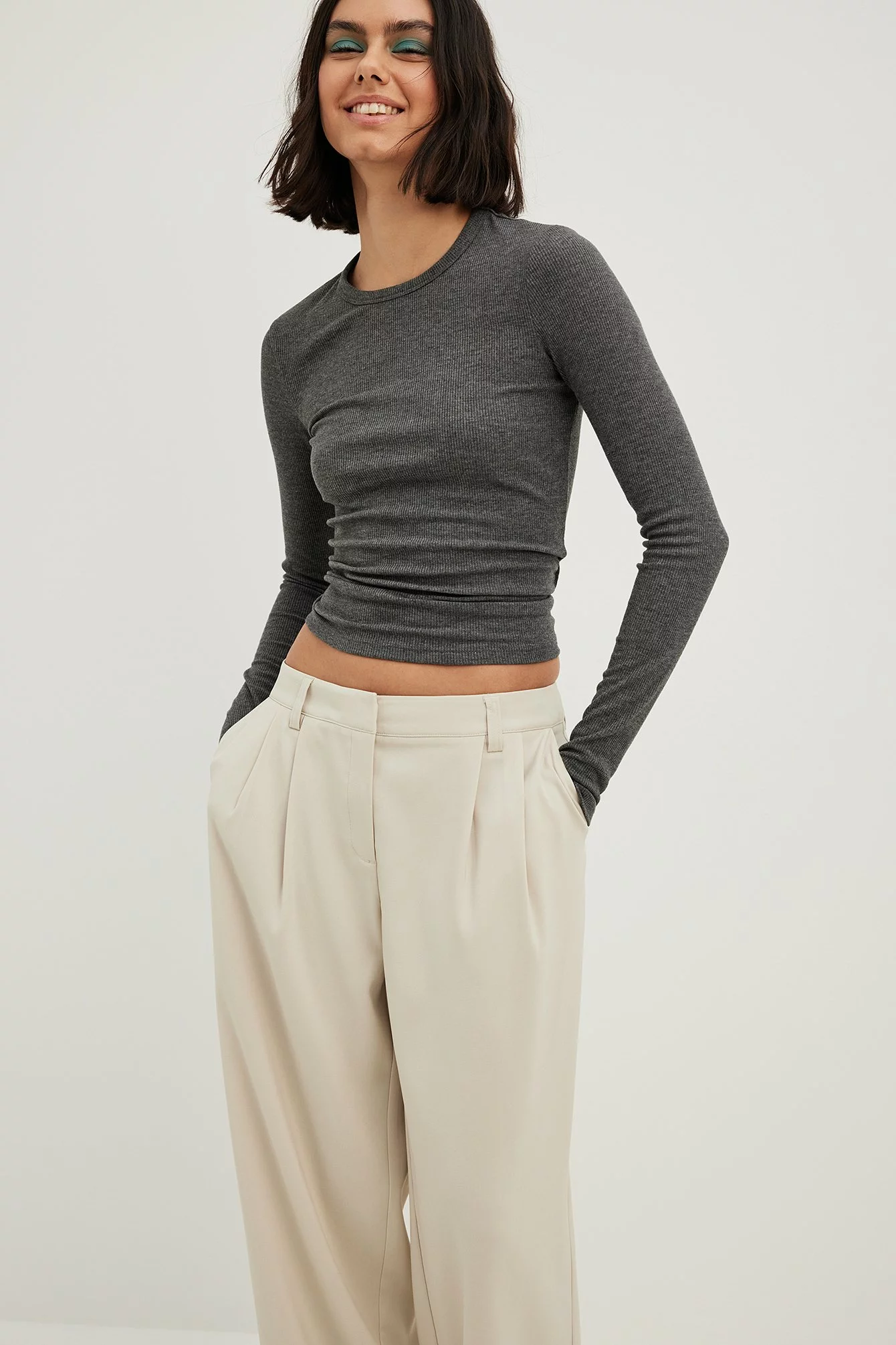 NA-KD Trend Low Waist Pleated Suit Pants - Image 5