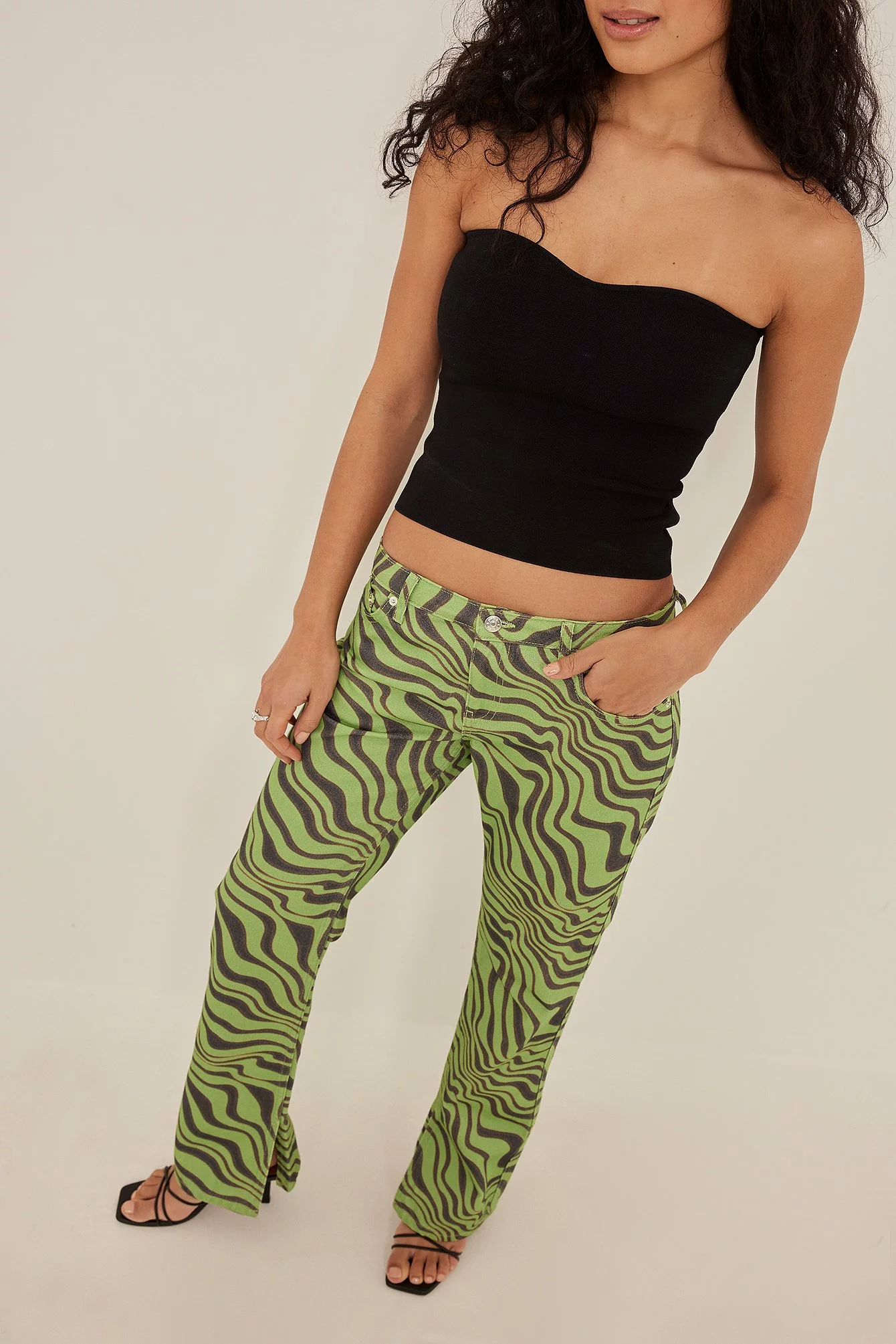 NA-KD Trend Low Waist Straight Side Slit Denim - Image 7