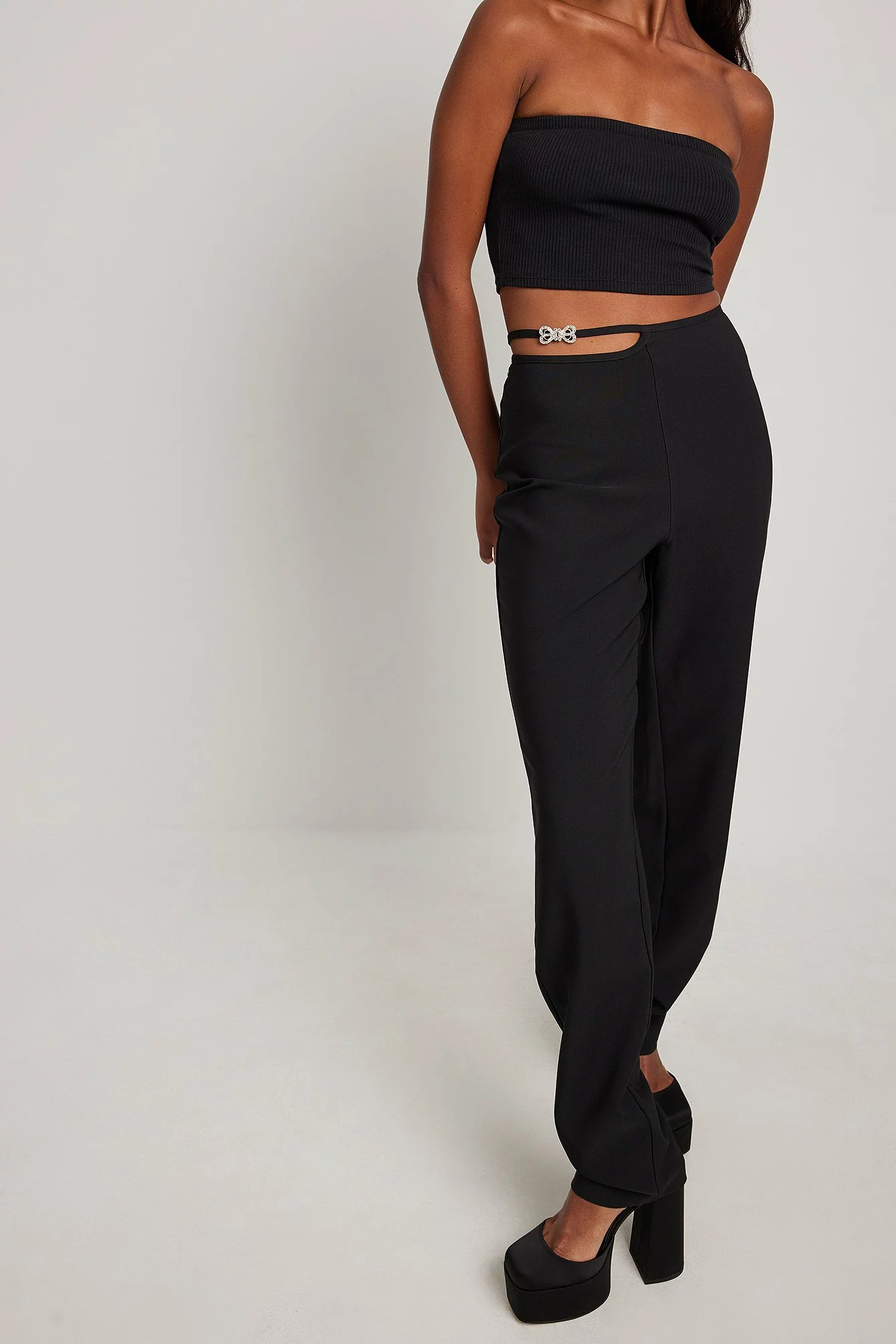 NA-KD Party Low Waist Strap Detailed Pants - Image 2