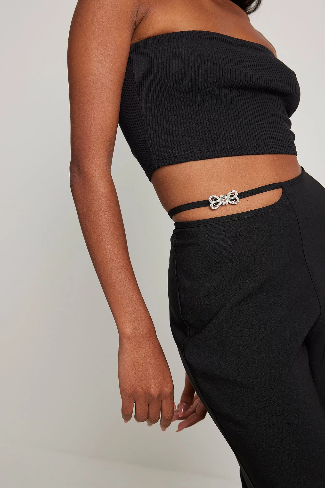 NA-KD Party Low Waist Strap Detailed Pants - Image 4