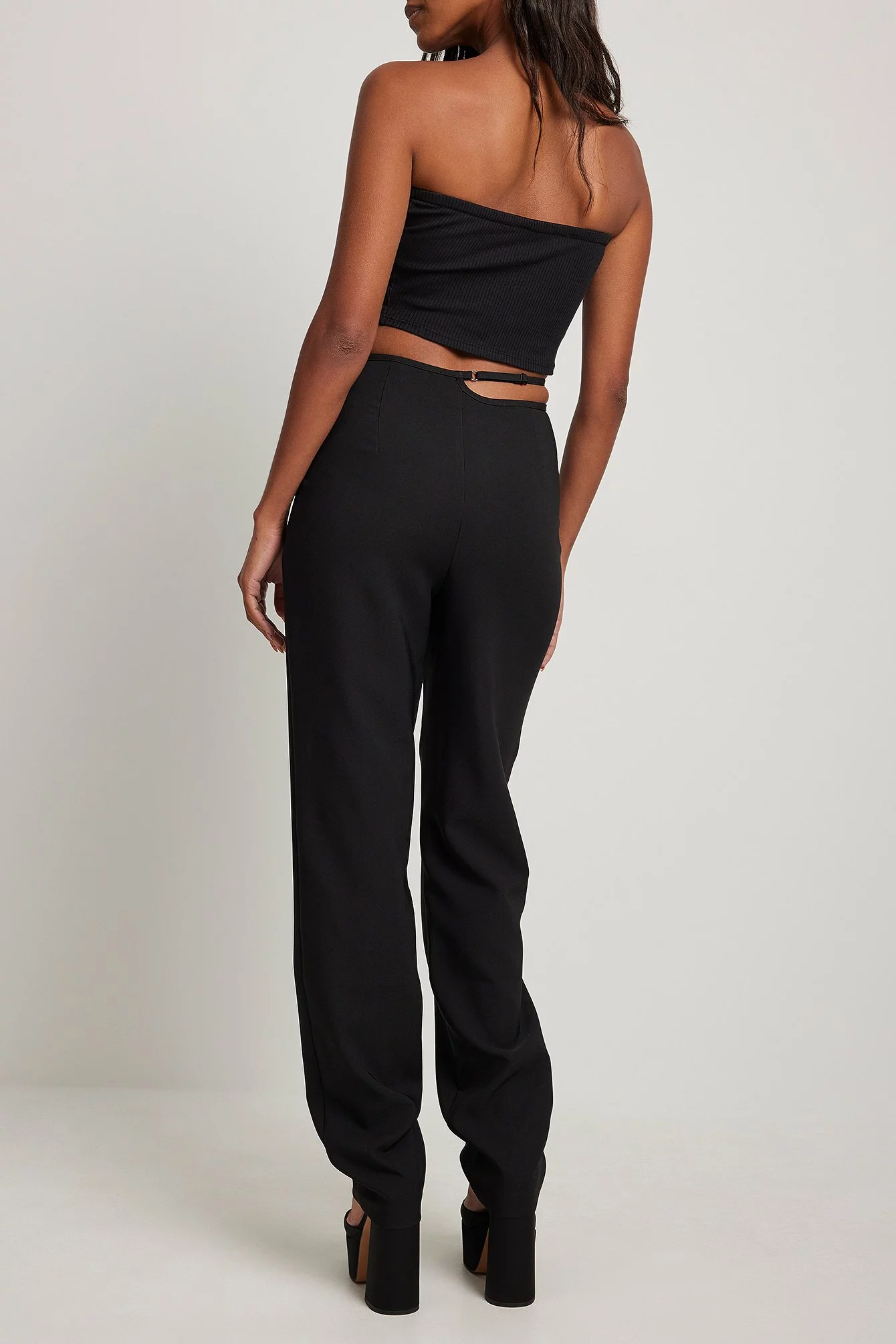 NA-KD Party Low Waist Strap Detailed Pants - Image 3