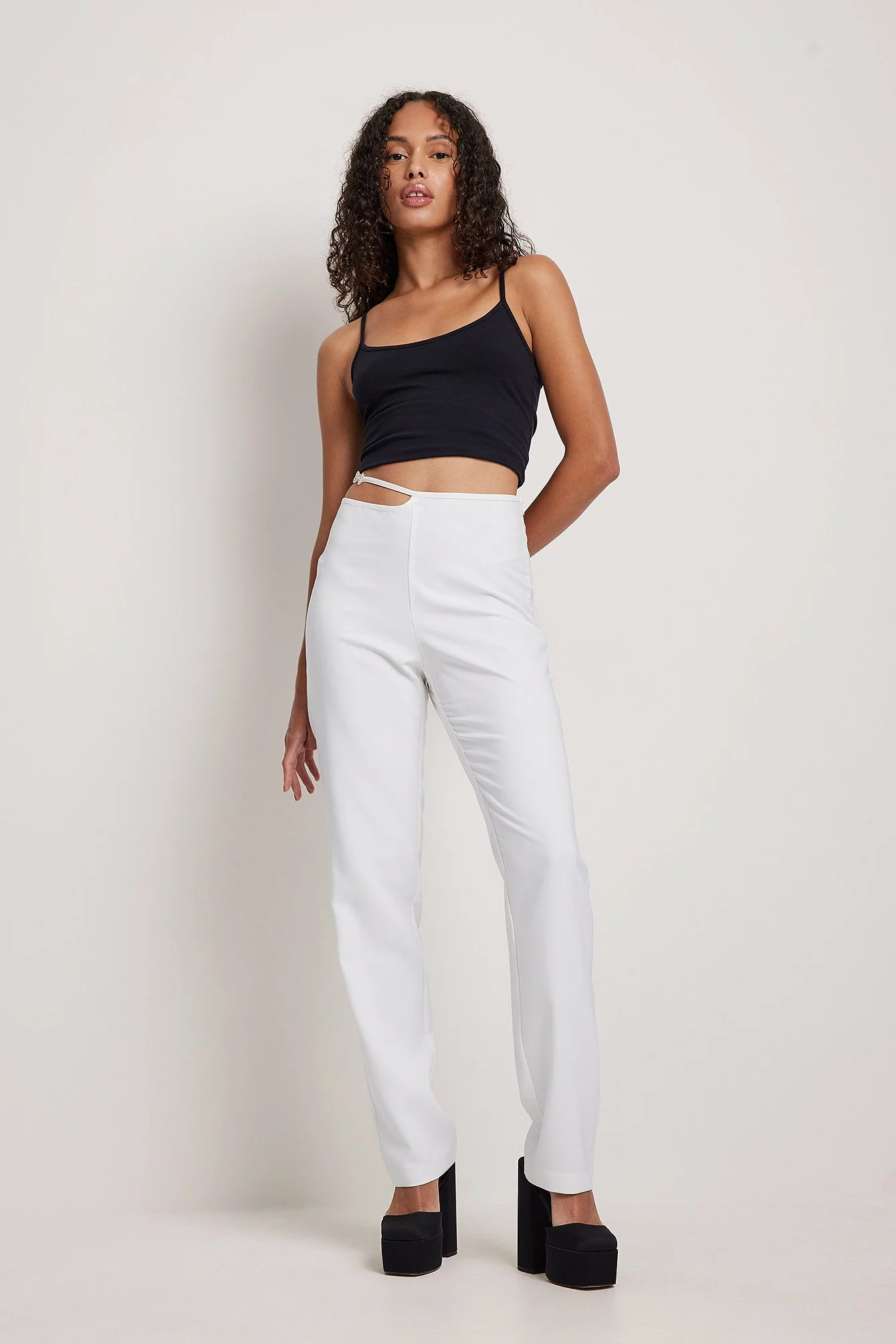 NA-KD Party Low Waist Strap Detailed Pants - Image 6