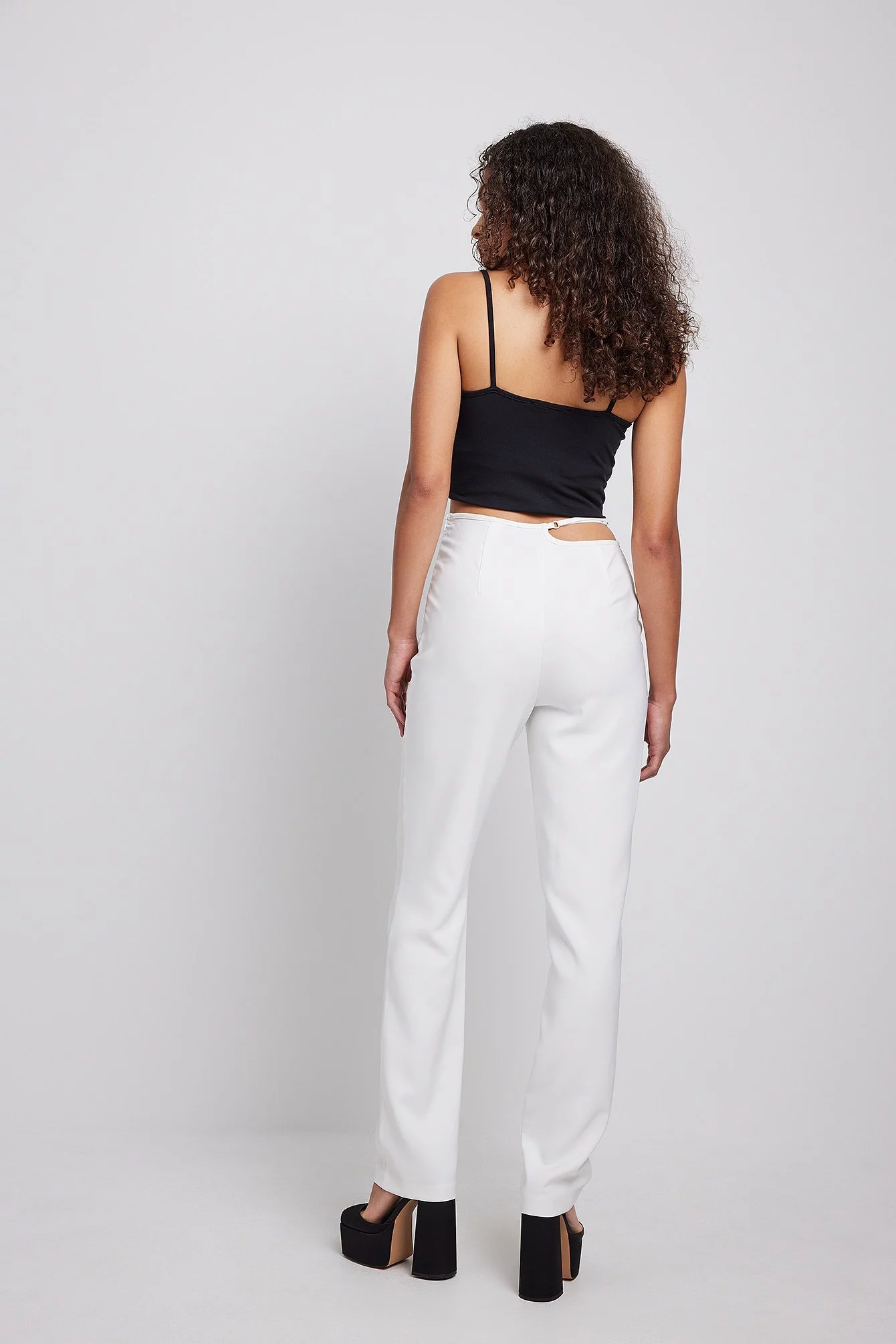 NA-KD Party Low Waist Strap Detailed Pants - Image 5