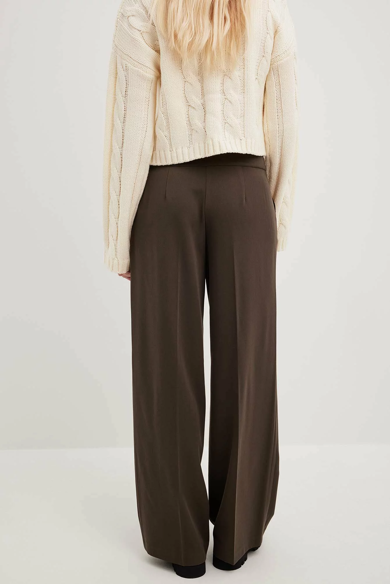 Sofia Coelho X NA-KD Low Waist Suit Trousers - Image 3