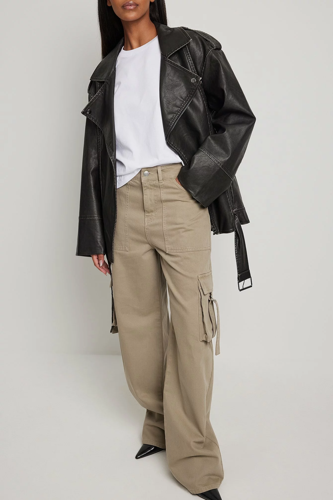 NA-KD Trend Metal Detail Cargo Jeans - Image 2