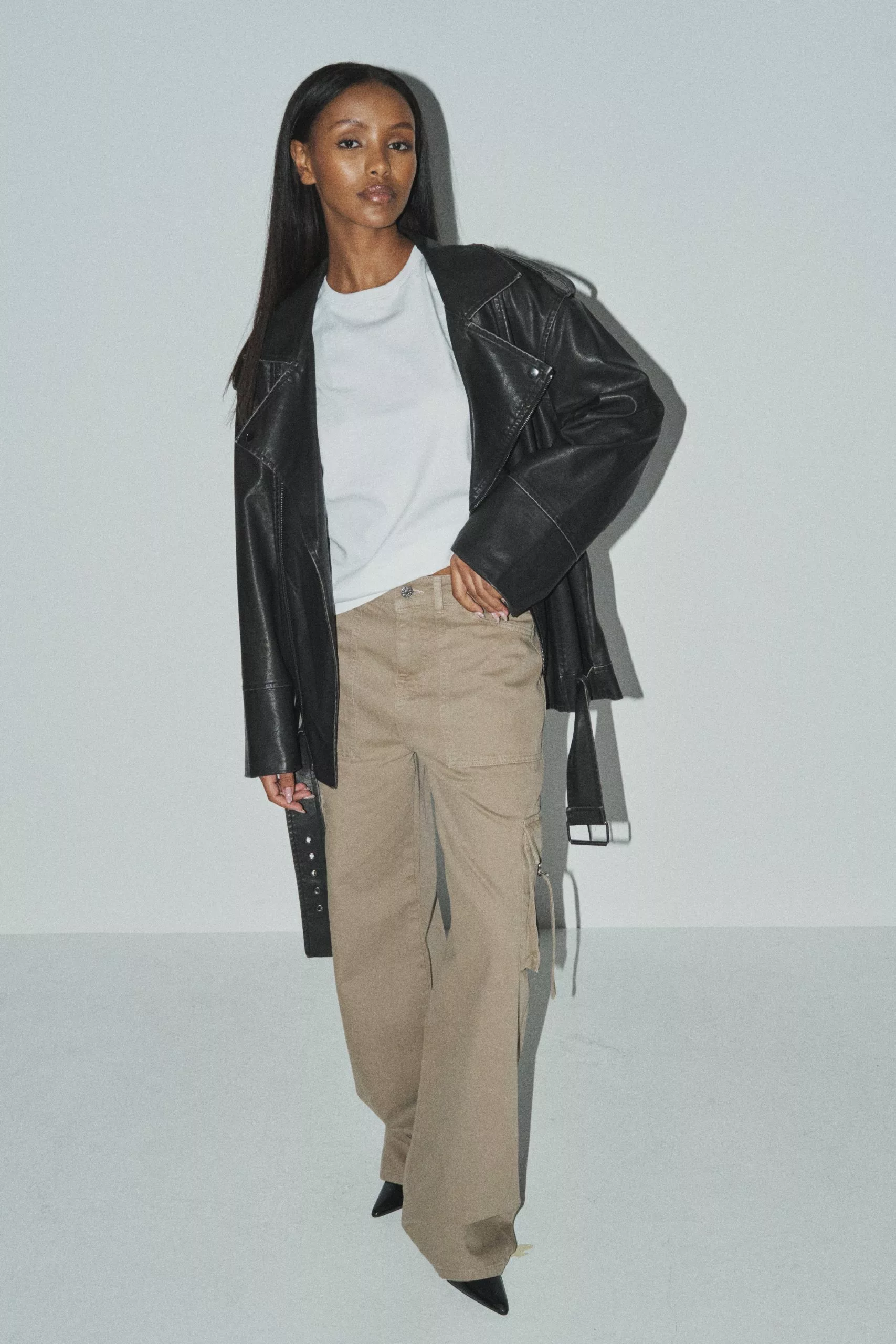 NA-KD Trend Metal Detail Cargo Jeans - Image 7