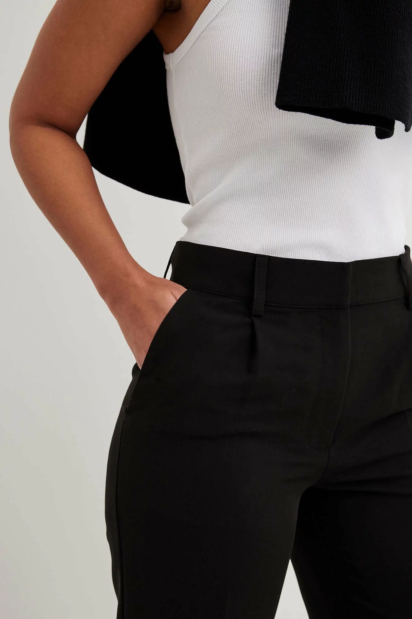 NA-KD Mid Rise Suit Pants - Image 8