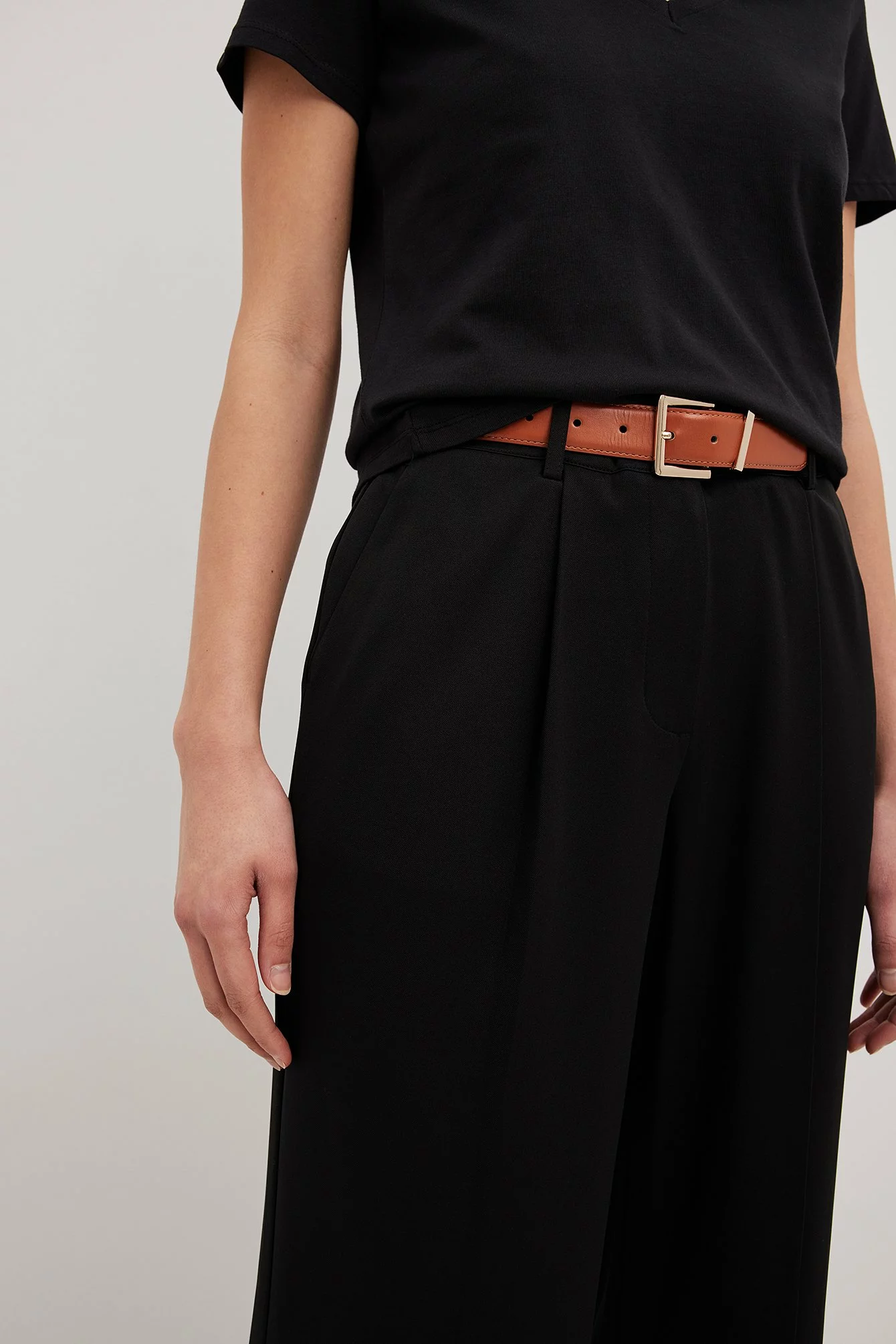 NA-KD Party Mid Waist Straight Leg Suit Pants - Image 4