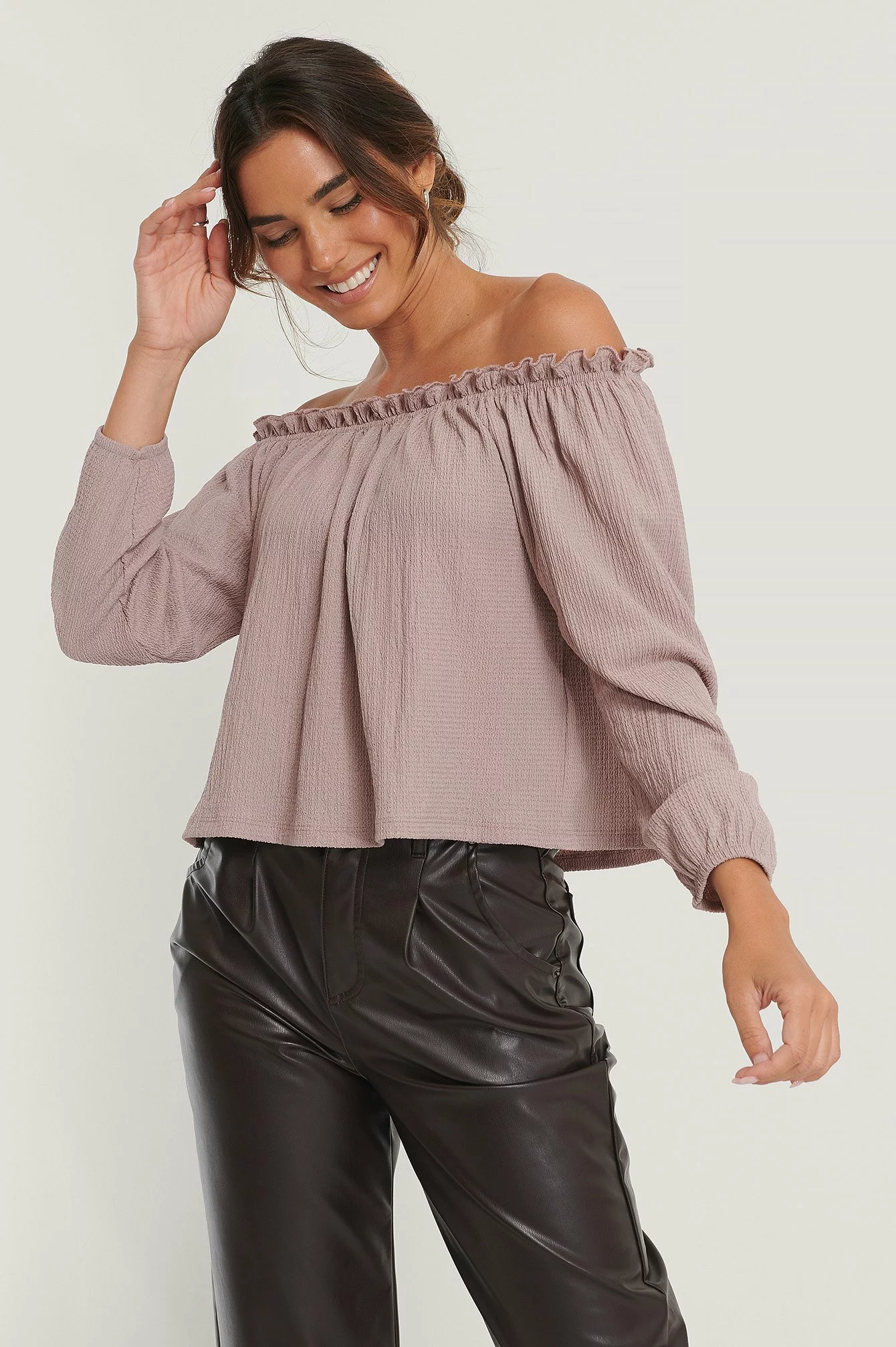 NA-KD Off Shoulder Crepe Top
