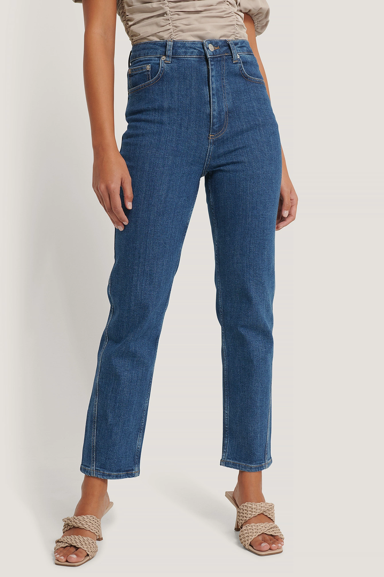 NA-KD Organic Twisted Seam Detail Jeans - Image 3
