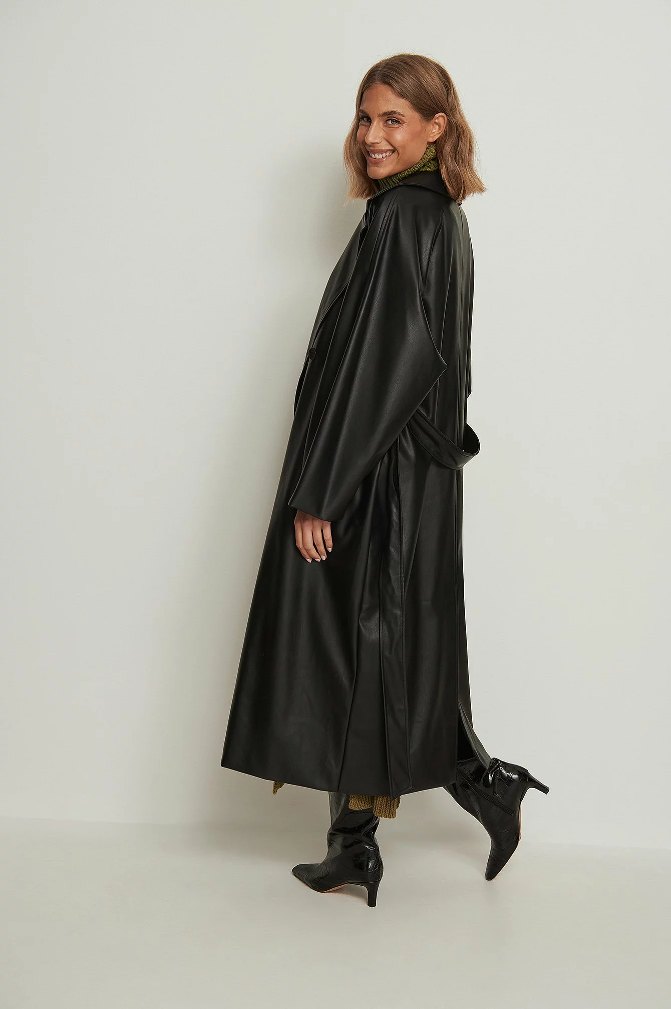 NA-KD Trend Oversized PU Trench Coat - Image 3