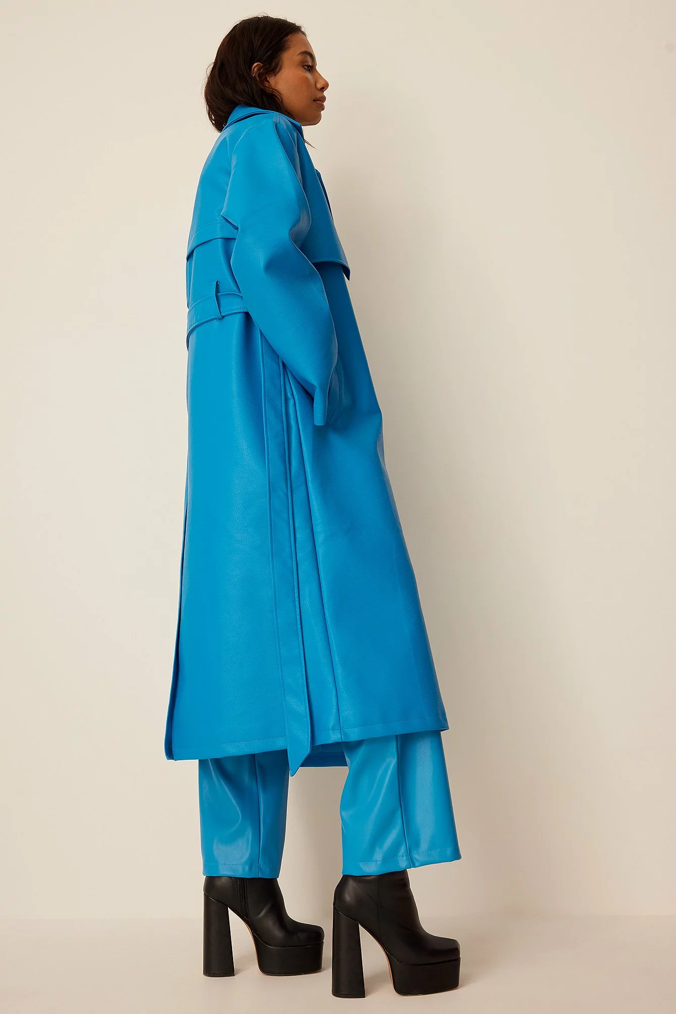 NA-KD Trend Oversized PU Trenccoat - Image 7