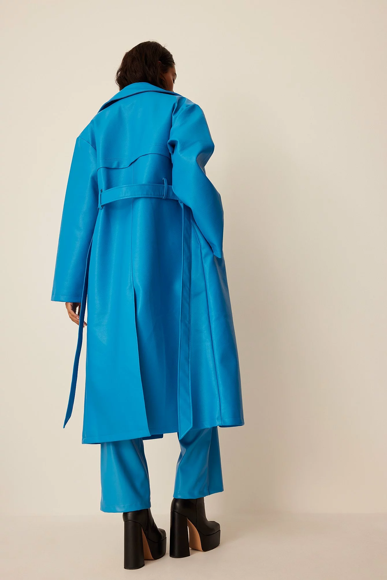 NA-KD Trend Oversized PU Trenccoat - Image 8