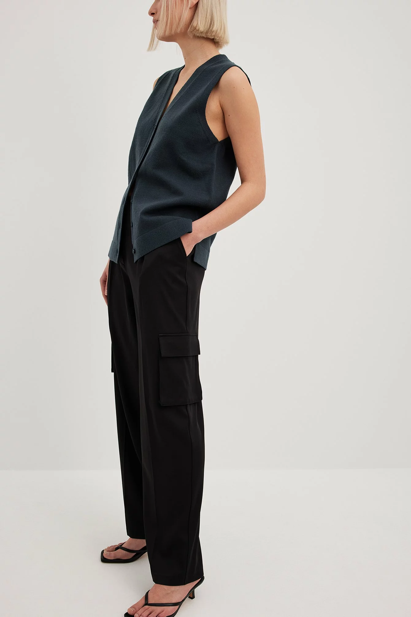 NA-KD Trend Pleat Detail Cargo Suit Pants - Image 9