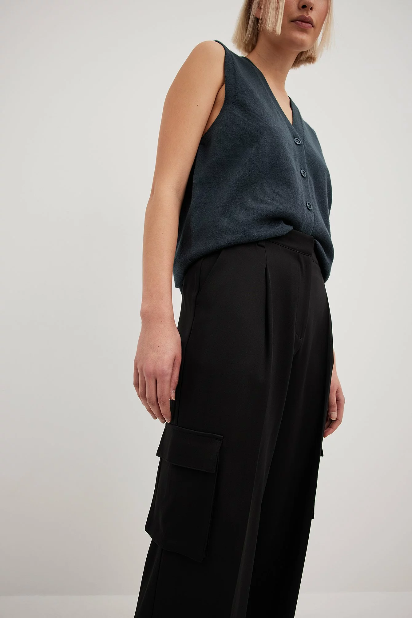 NA-KD Trend Pleat Detail Cargo Suit Pants - Image 10