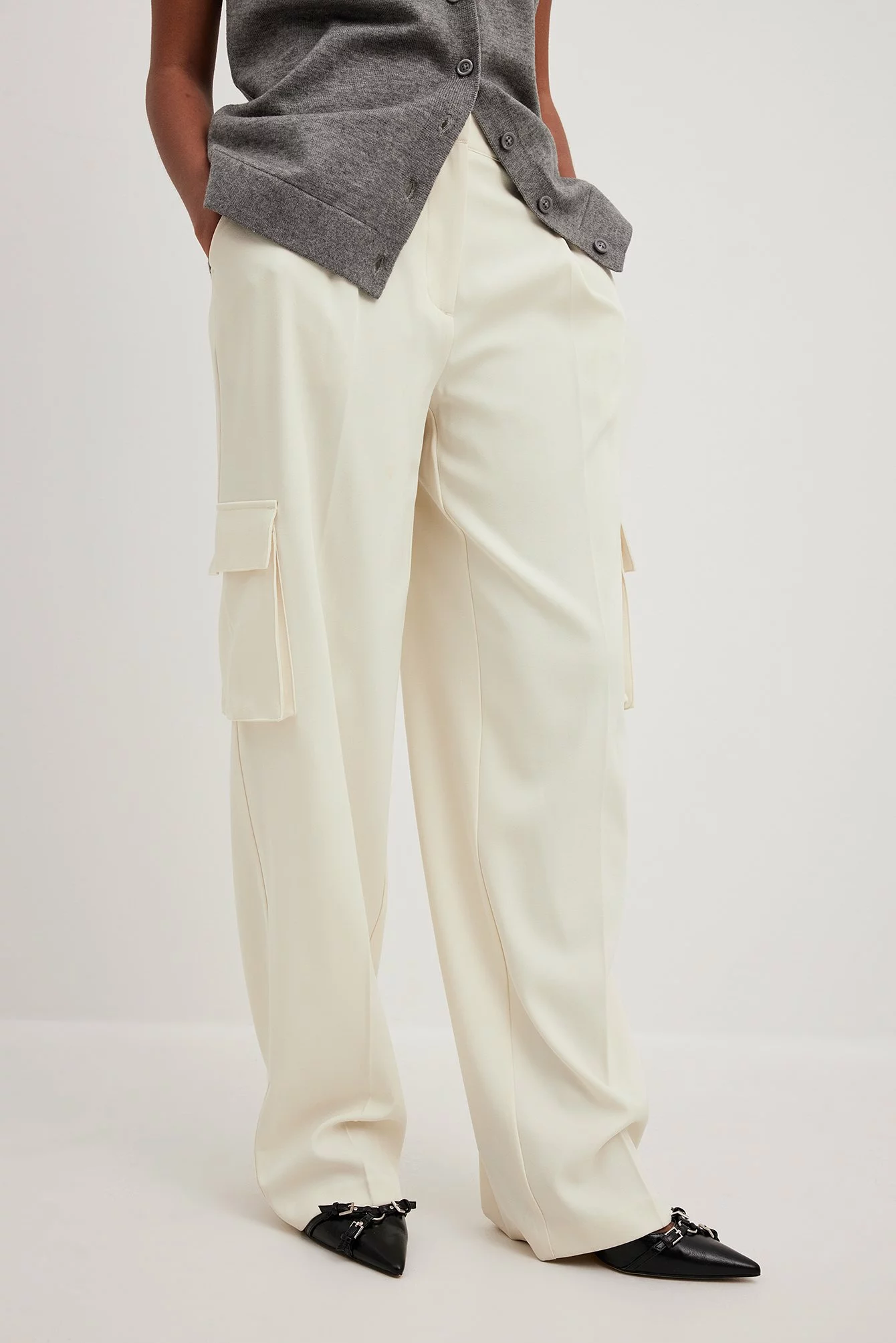 NA-KD Trend Pleat Detail Cargo Suit Pants - Image 15