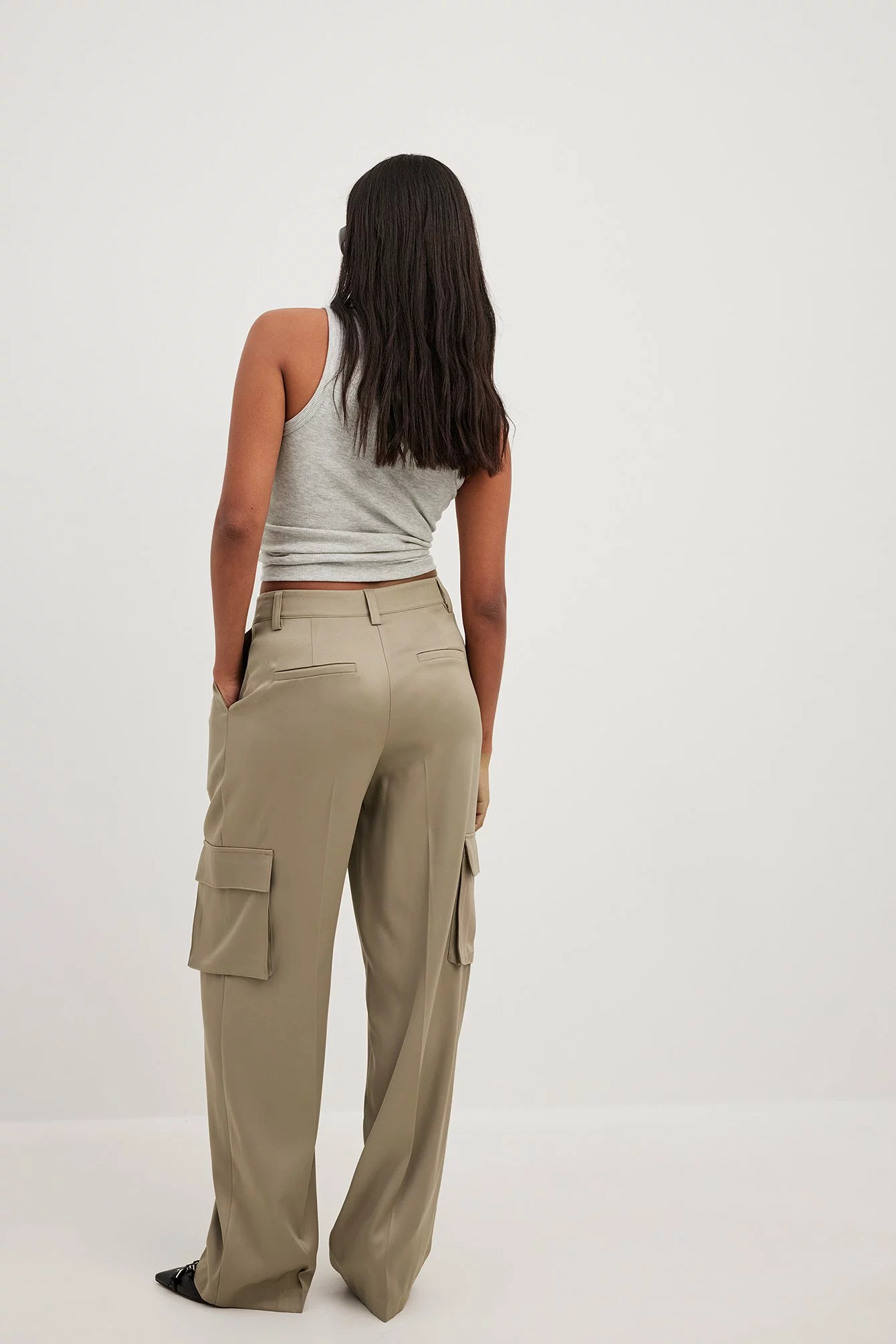 NA-KD Trend Pleat Detail Cargo Suit Pants - Image 3