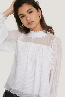 NA-KD Party Pleated Frill Neck Blouse