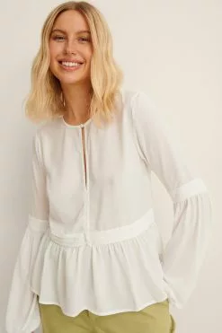 NA-KD Boho Pleated Waist Flowy Blouse