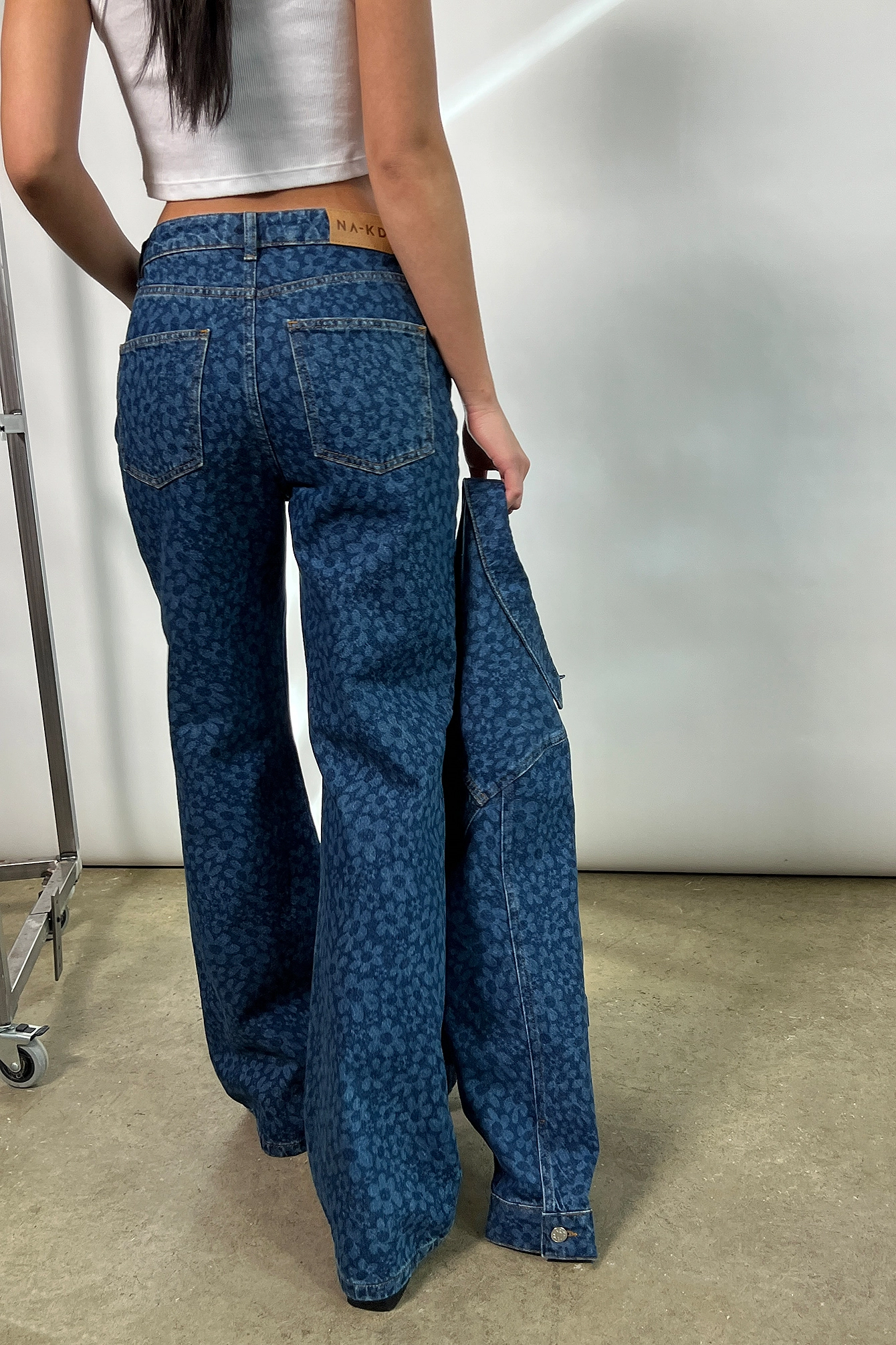 NA-KD Trend Printed Denim Jacket - Image 3