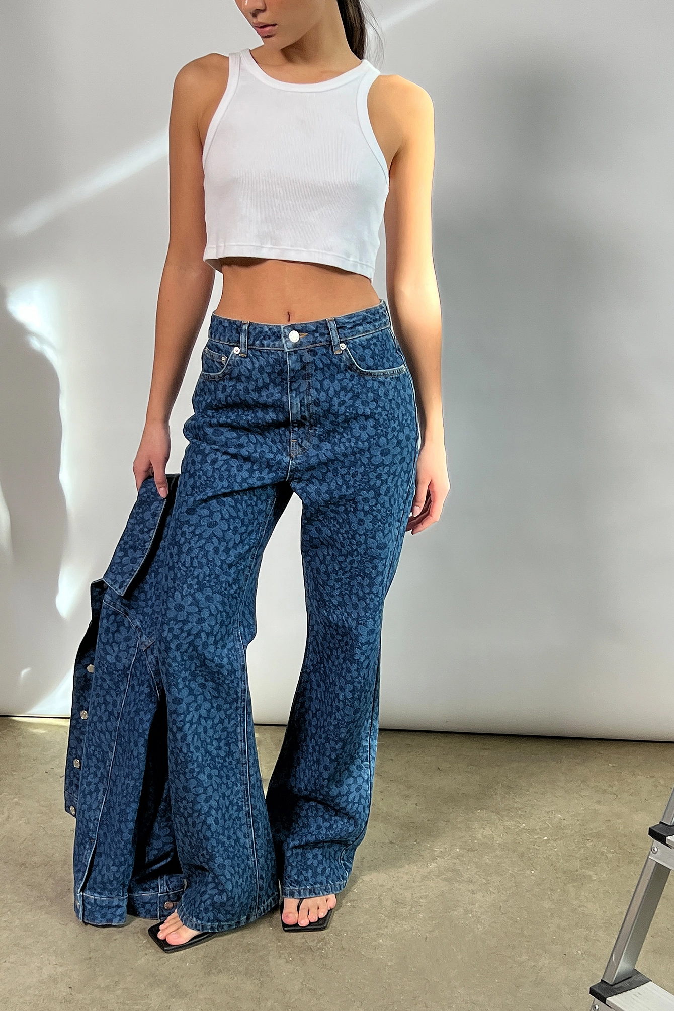 NA-KD Trend Printed Denim Jacket - Image 4