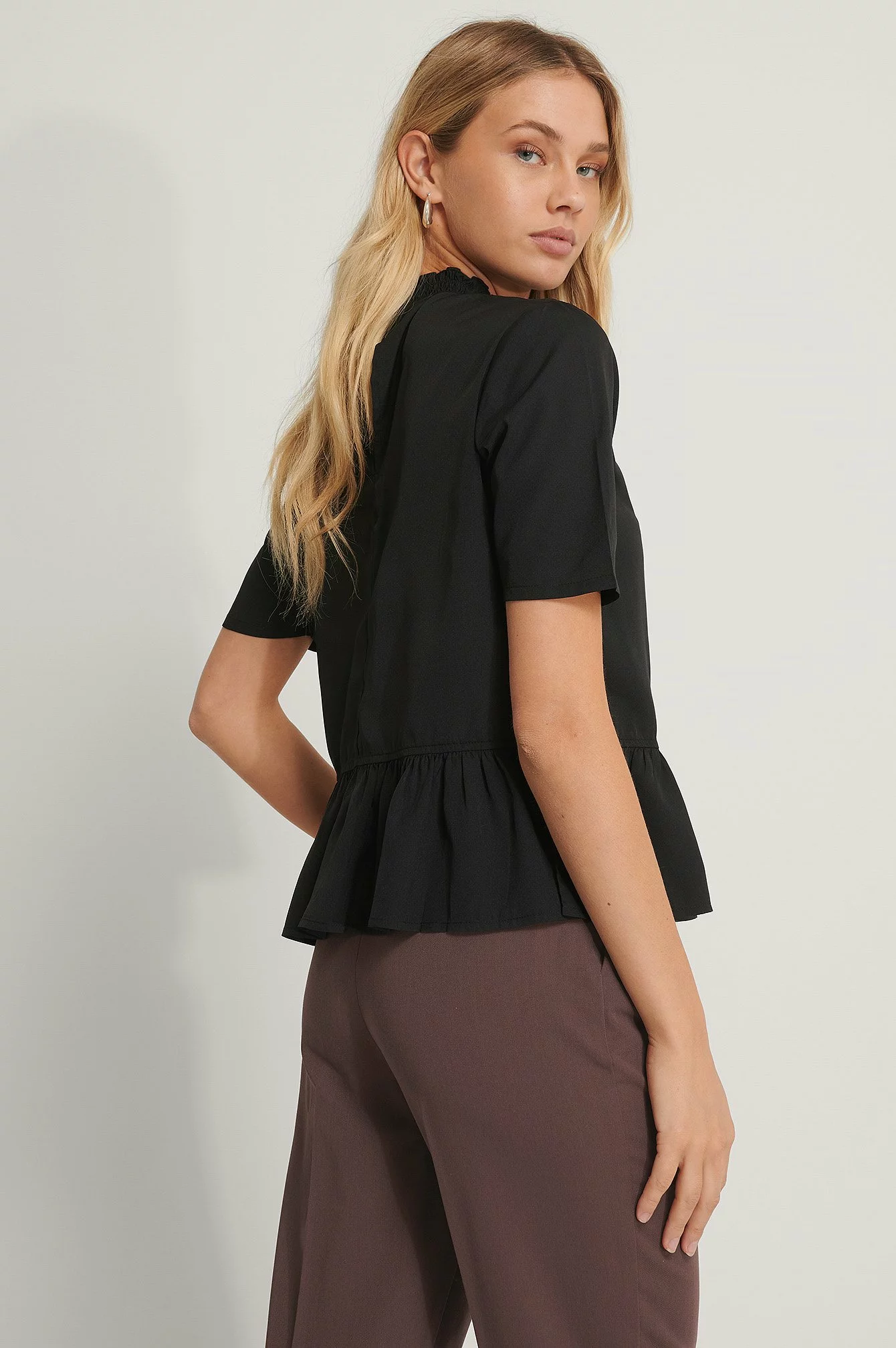 NA-KD Printed Flowy Blouse - Image 8