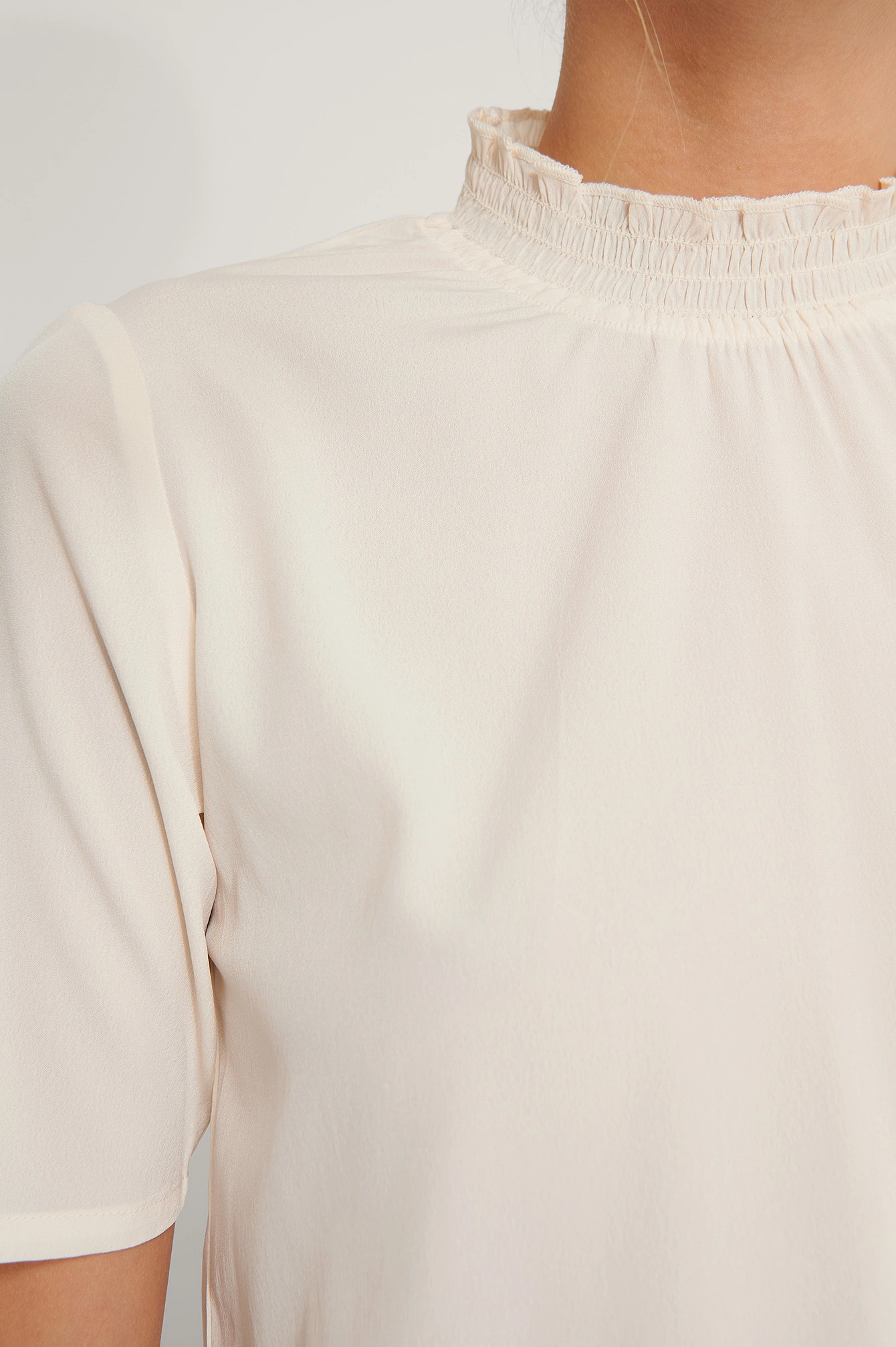 NA-KD Printed Flowy Blouse - Image 5