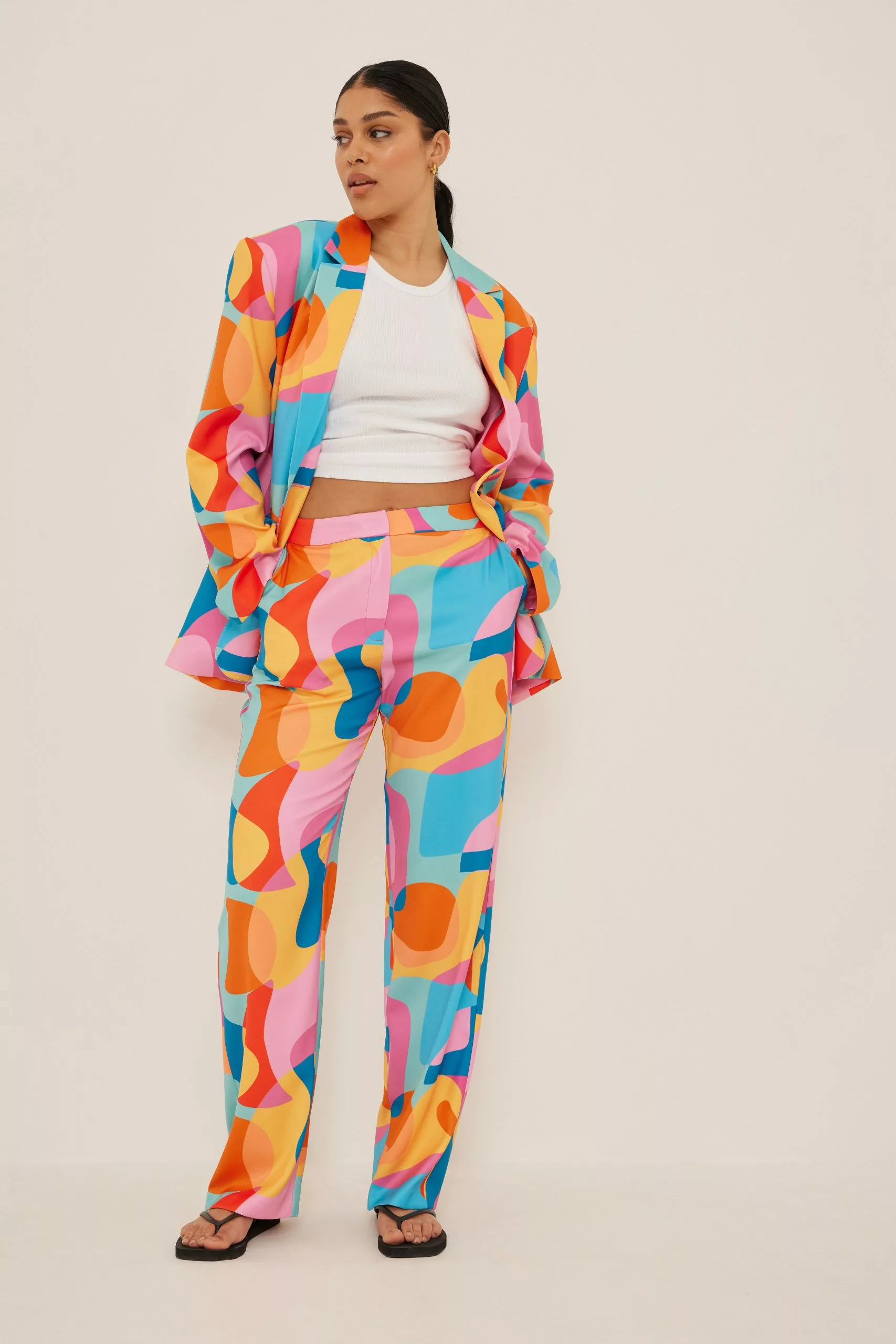 NA-KD Trend Recycled Printed Mid Rise Wide Suit Pants - Image 7