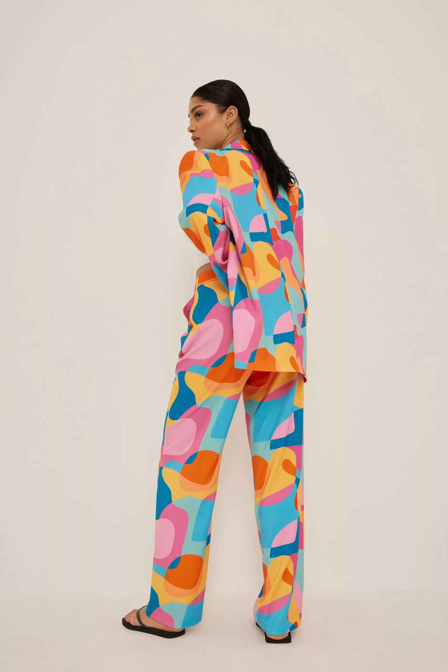 NA-KD Trend Recycled Printed Mid Rise Wide Suit Pants - Image 6