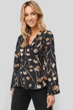 NA-KD Printed Overlap Blouse