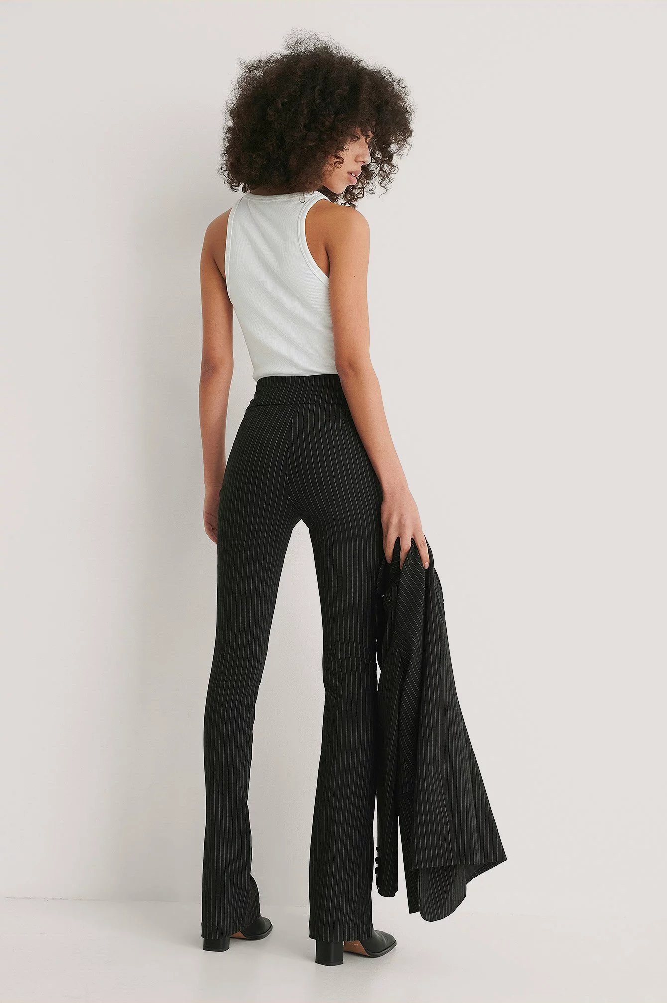 NA-KD Classic Pinstriped Stretch Slit Pants - Image 4