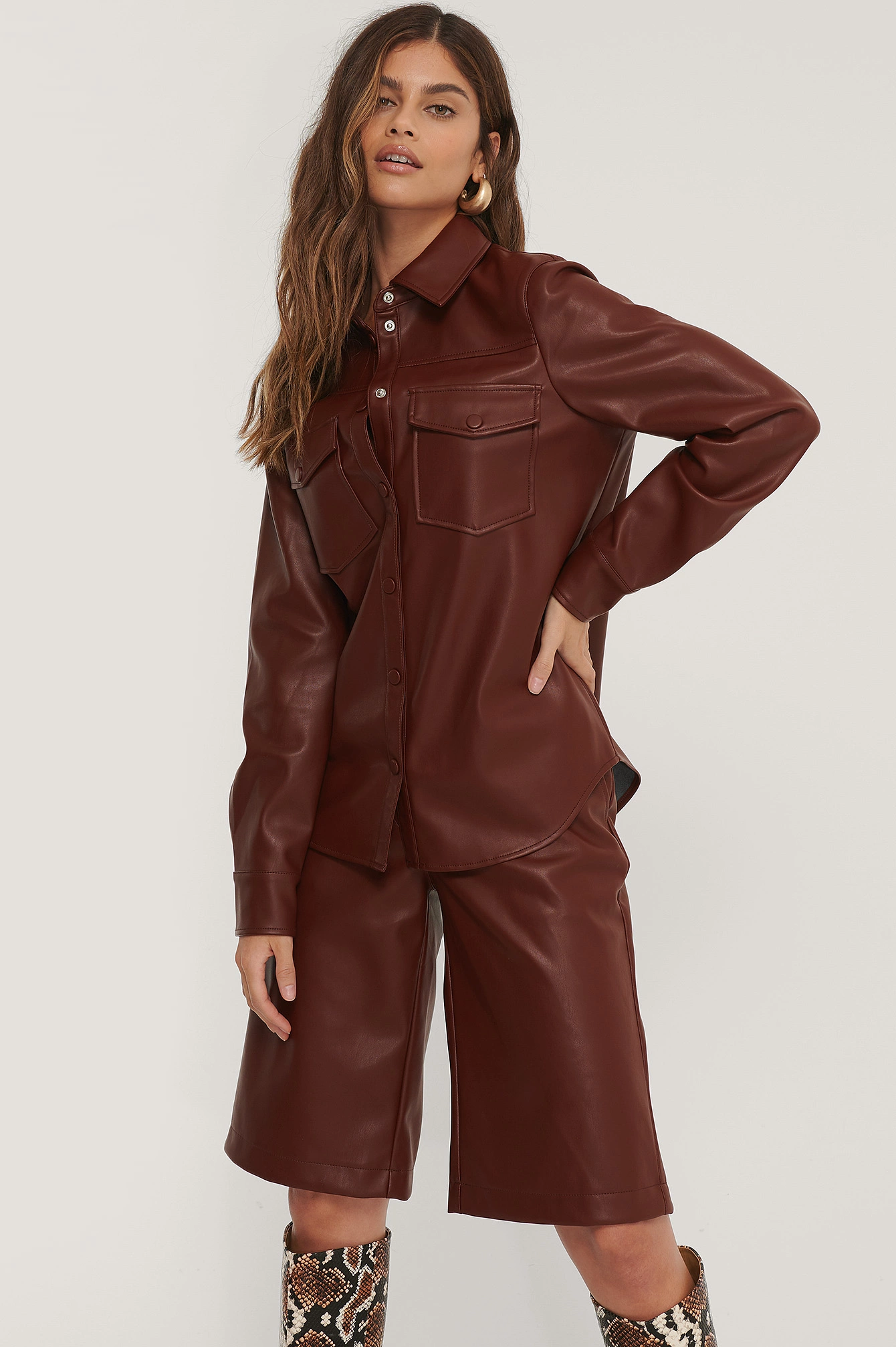 NA-KD Trend Pu Double Pocket Shirt - Image 12