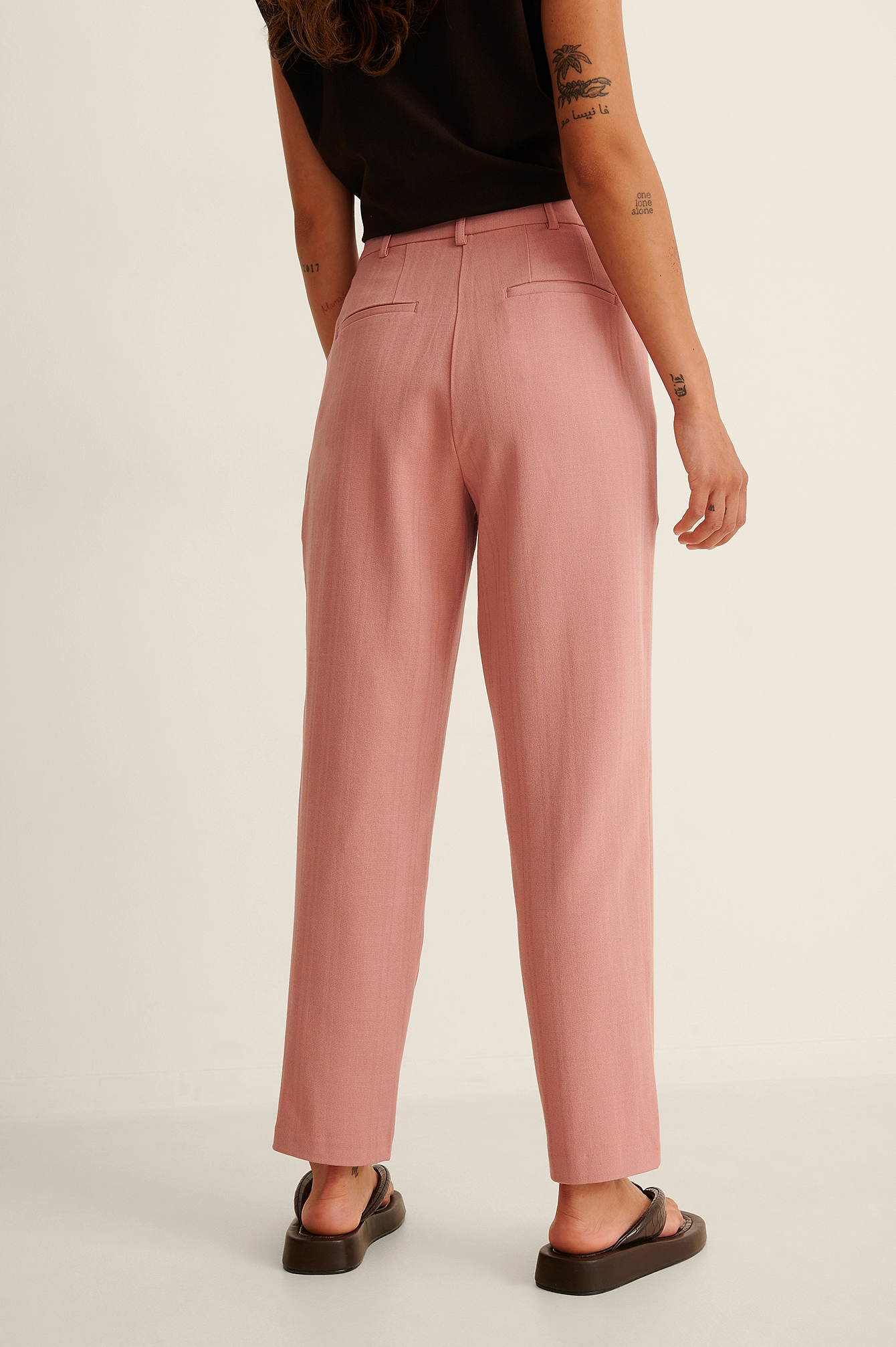 NA-KD Classic Recycled Cropped Cigarette Pants - Image 2