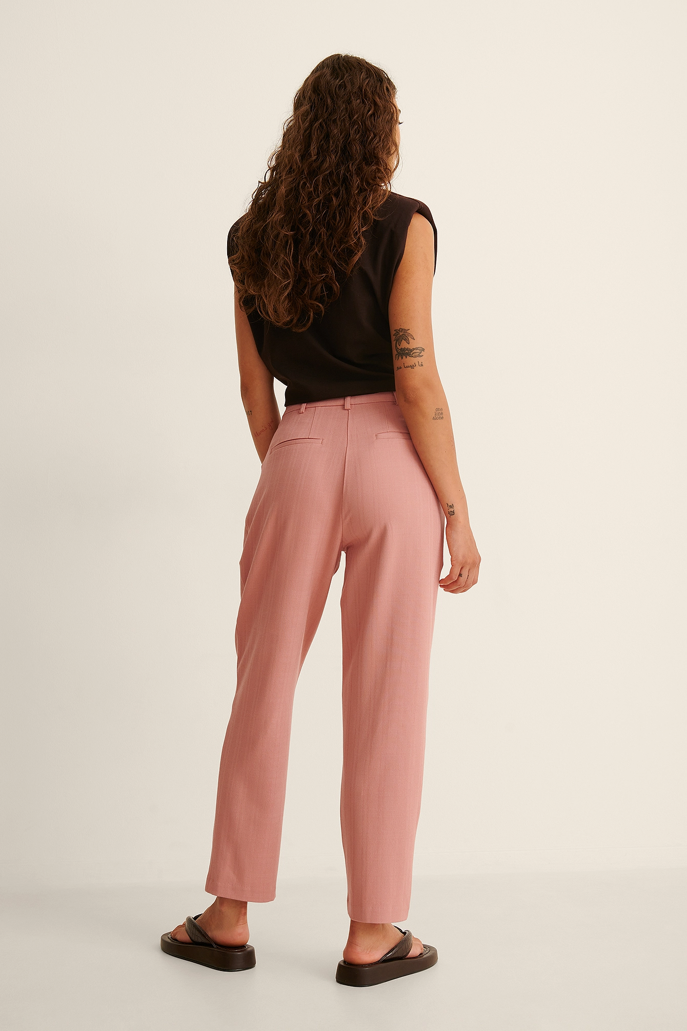 NA-KD Classic Recycled Cropped Cigarette Pants - Image 4