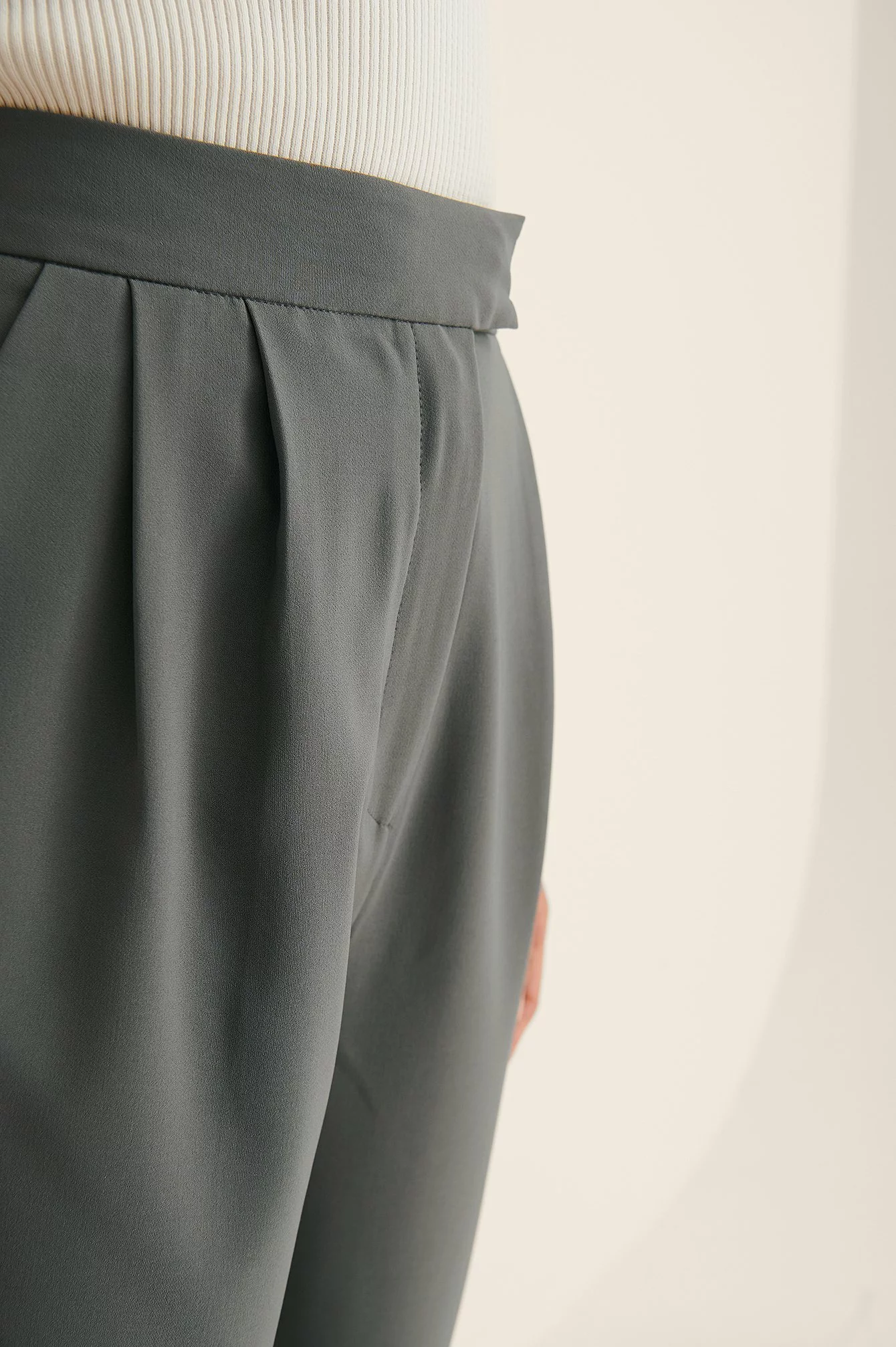 NA-KD Classic Darted Elastic Waist Pants - Image 5