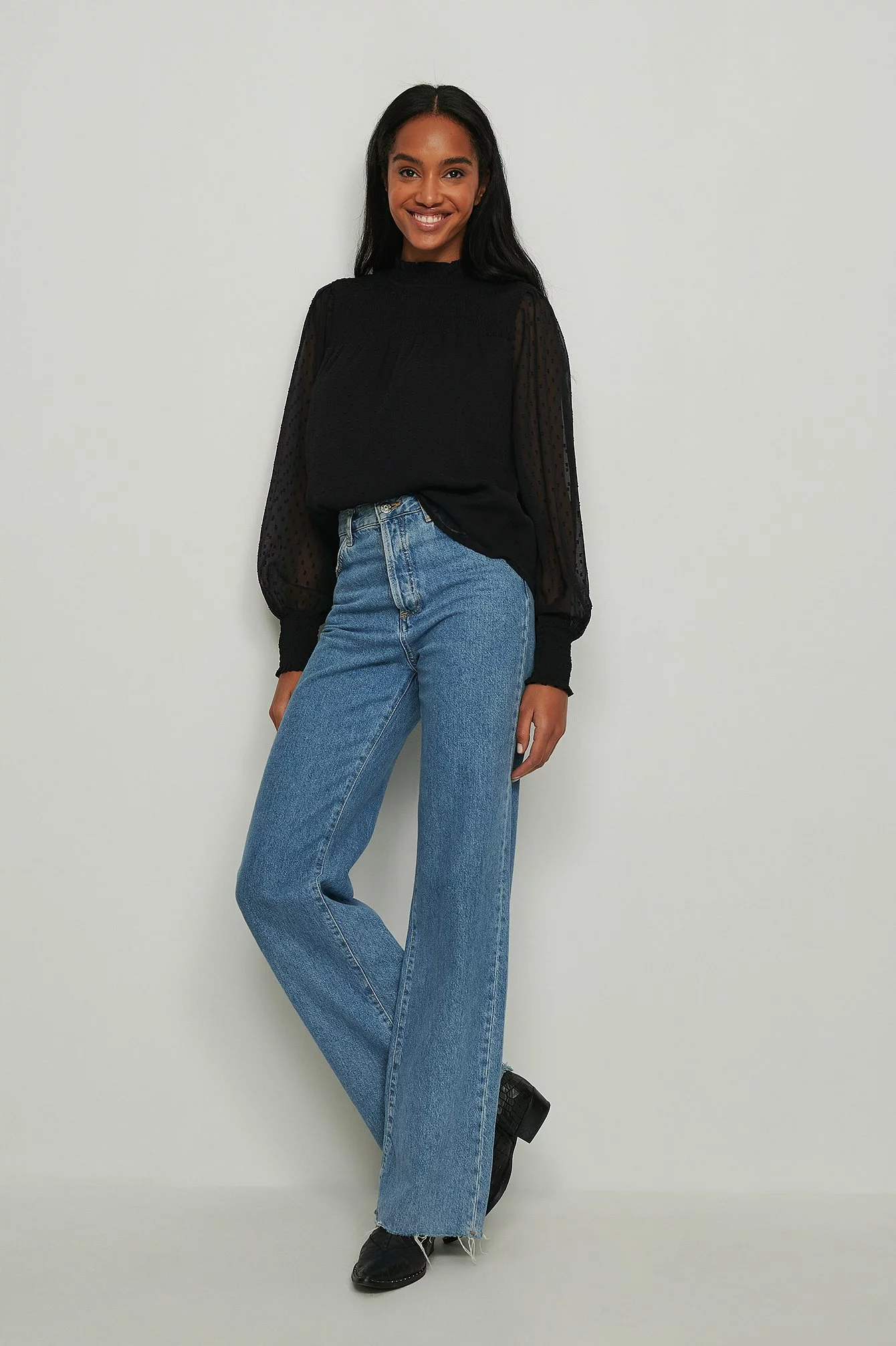 NA-KD Boho Recycled Dobby Smocked Frill Neck Blouse - Image 3