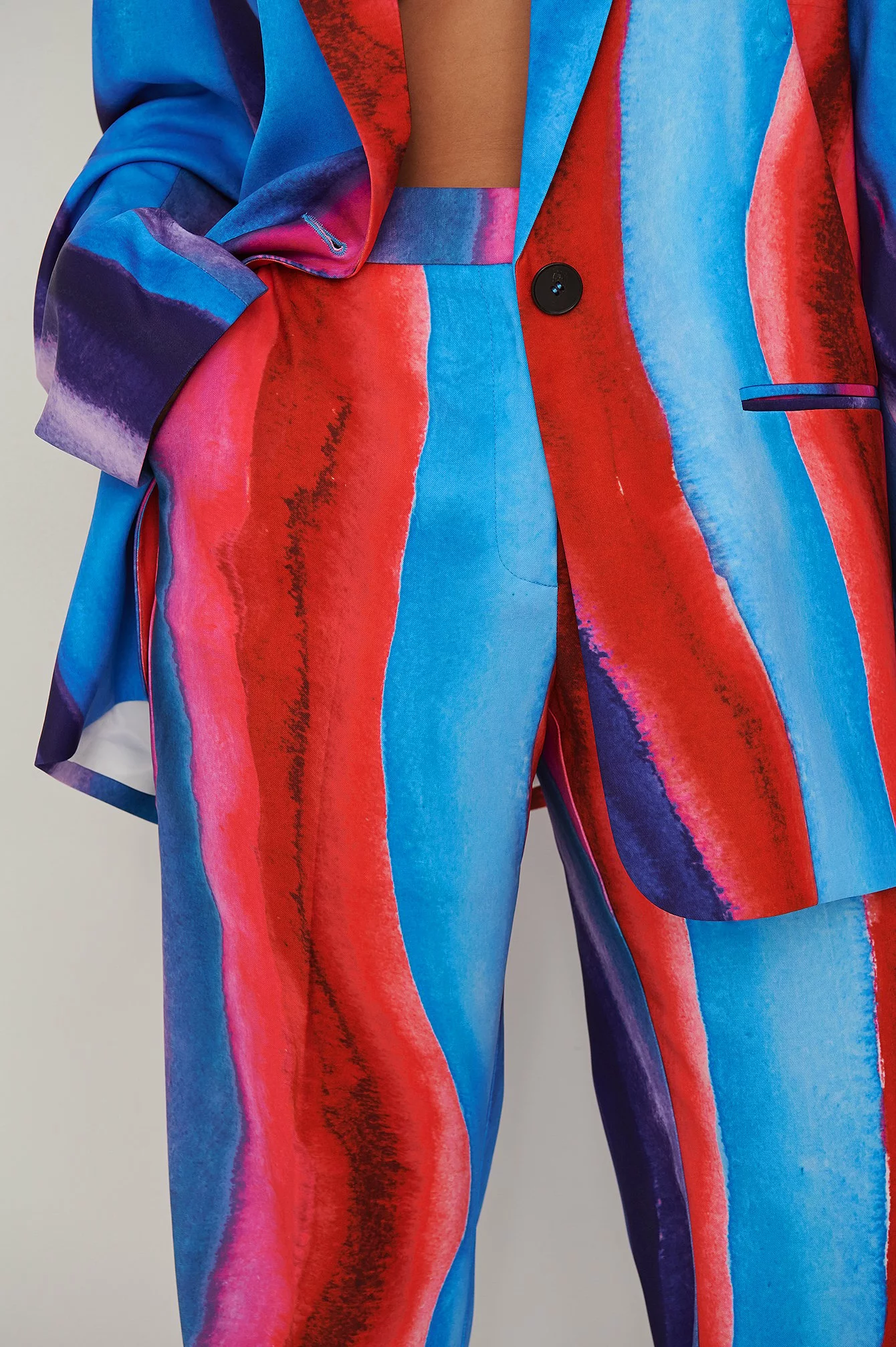 NA-KD Trend Recycled Printed Mid Rise Wide Suit Pants - Image 13